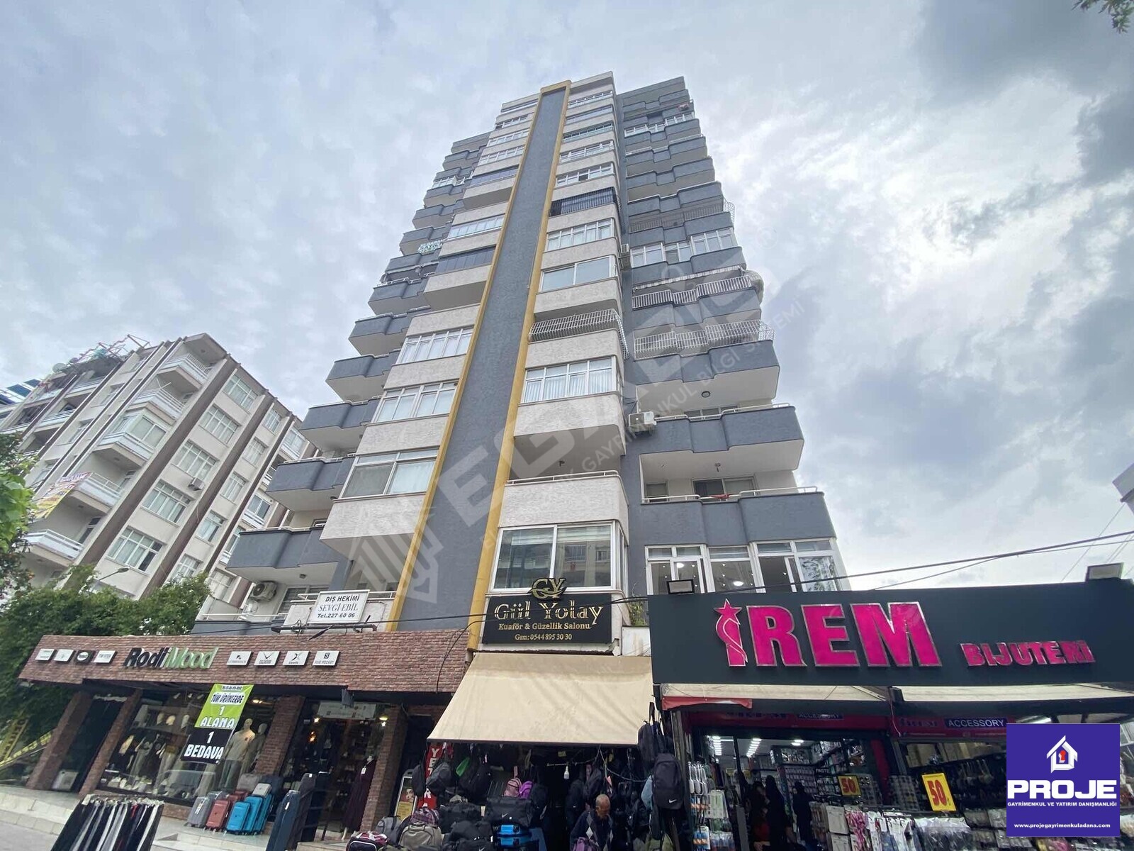 HATASIZ,XXL DAİRE,MERKZİ LOKASYN,BULVR ÜZERİ,4+1,AÇIK OTOPARKLI - 2