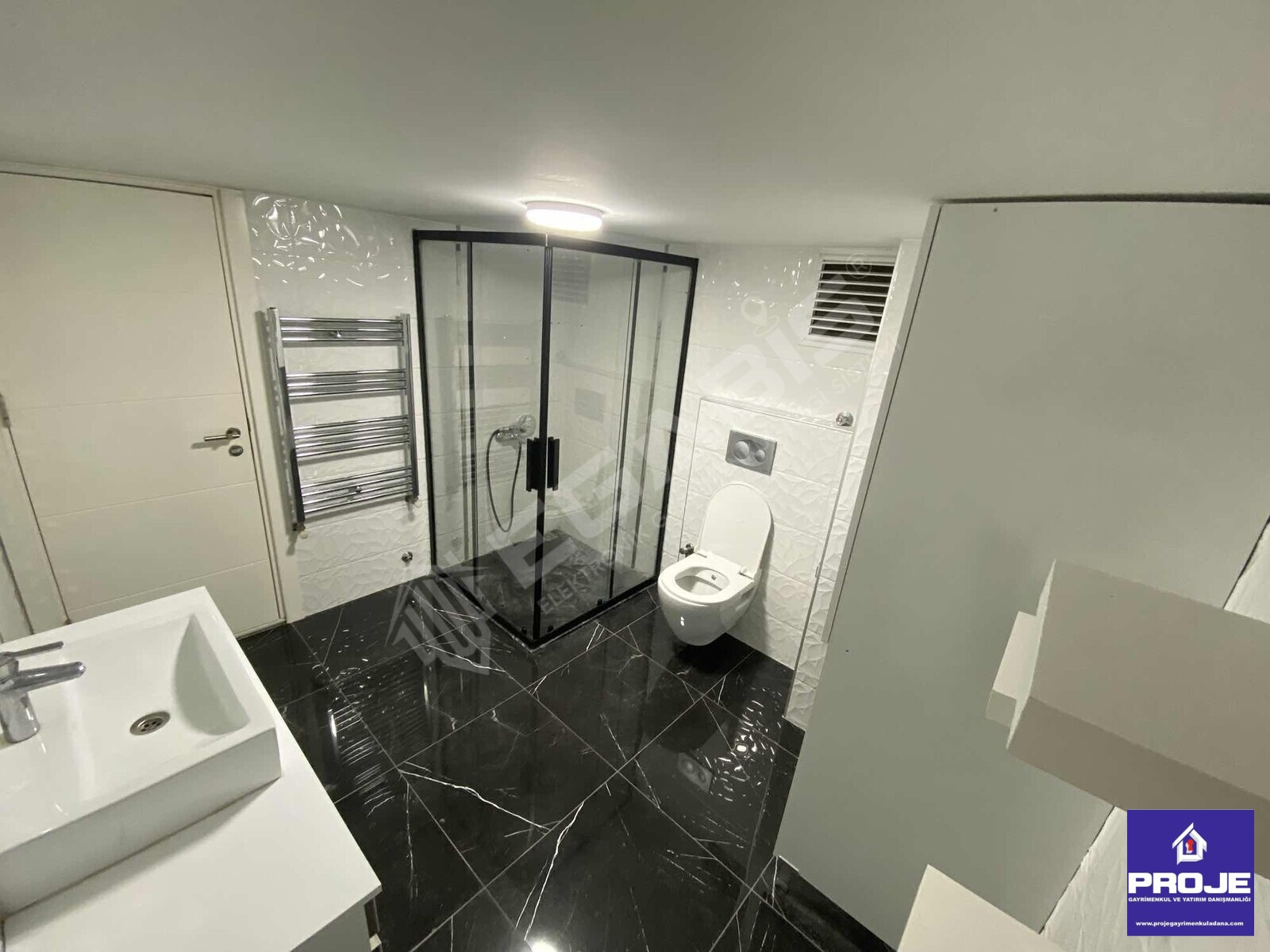 HATASIZ,XXL DAİRE,MERKZİ LOKASYN,BULVR ÜZERİ,4+1,AÇIK OTOPARKLI - 31