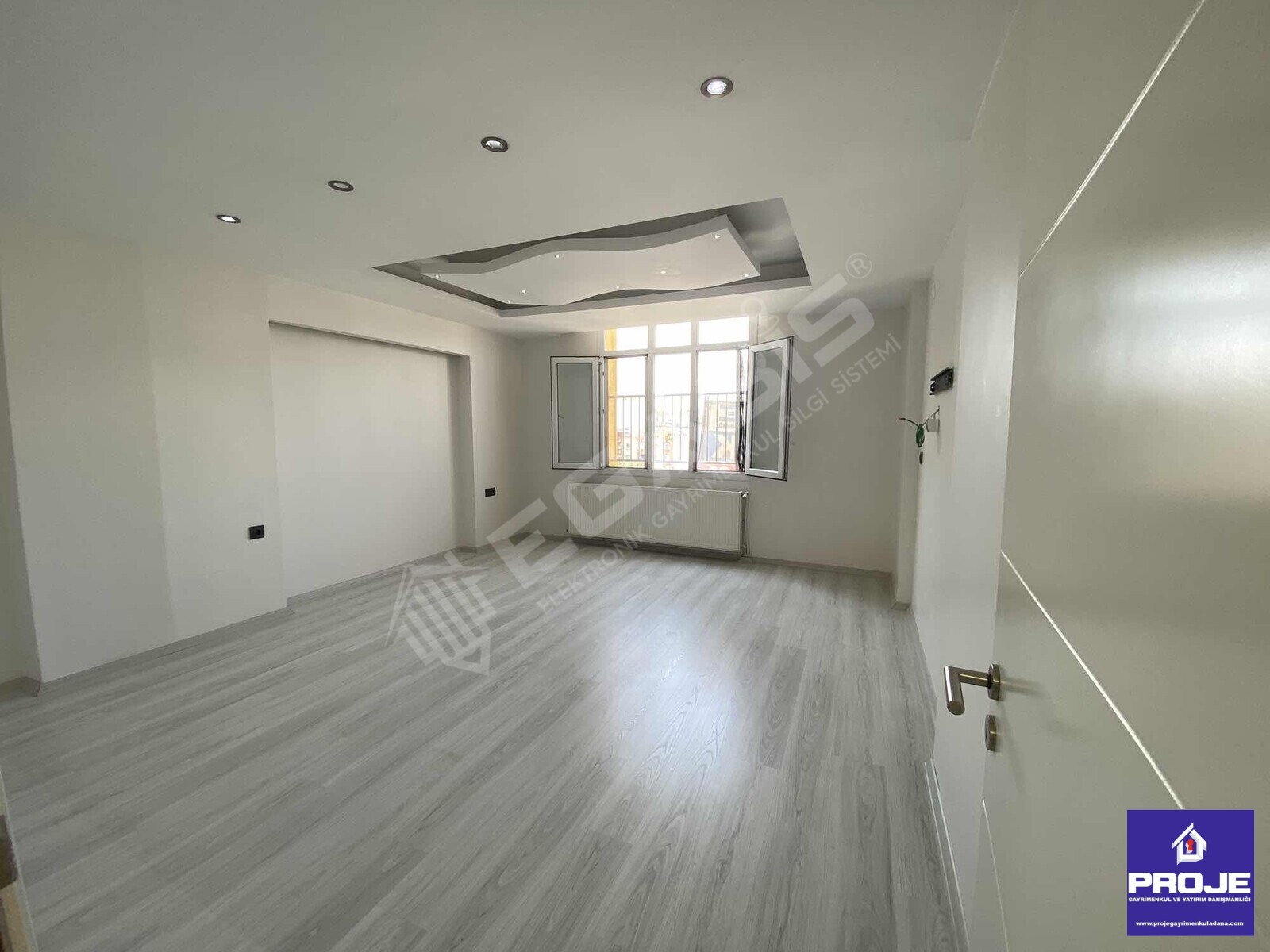 HATASIZ,XXL DAİRE,MERKZİ LOKASYN,BULVR ÜZERİ,4+1,AÇIK OTOPARKLI - 32