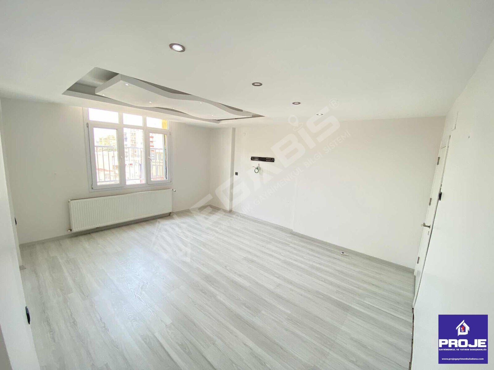 HATASIZ,XXL DAİRE,MERKZİ LOKASYN,BULVR ÜZERİ,4+1,AÇIK OTOPARKLI - 34