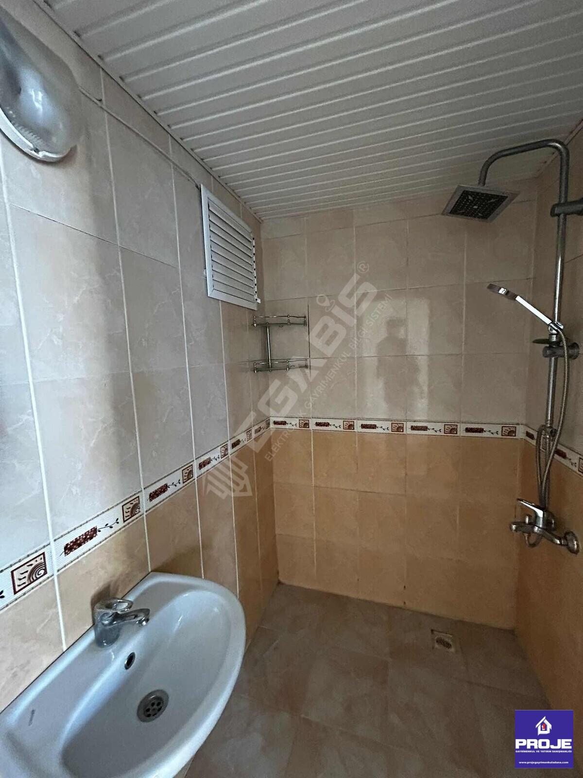 Huzurevlerinde Süper Konumda Geniş 4+1 Doğalgazlı Daire - 11