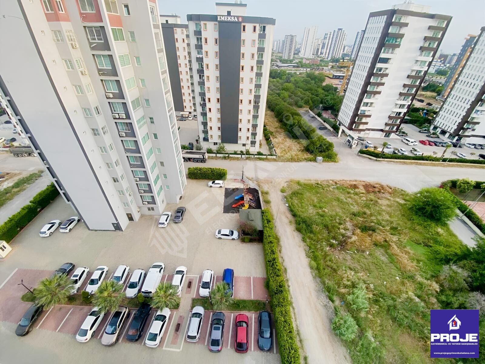 KREDİ SINIRI YOK,M1 REAL KARŞISI,CEPHELERİ AÇIK,EXTRALI