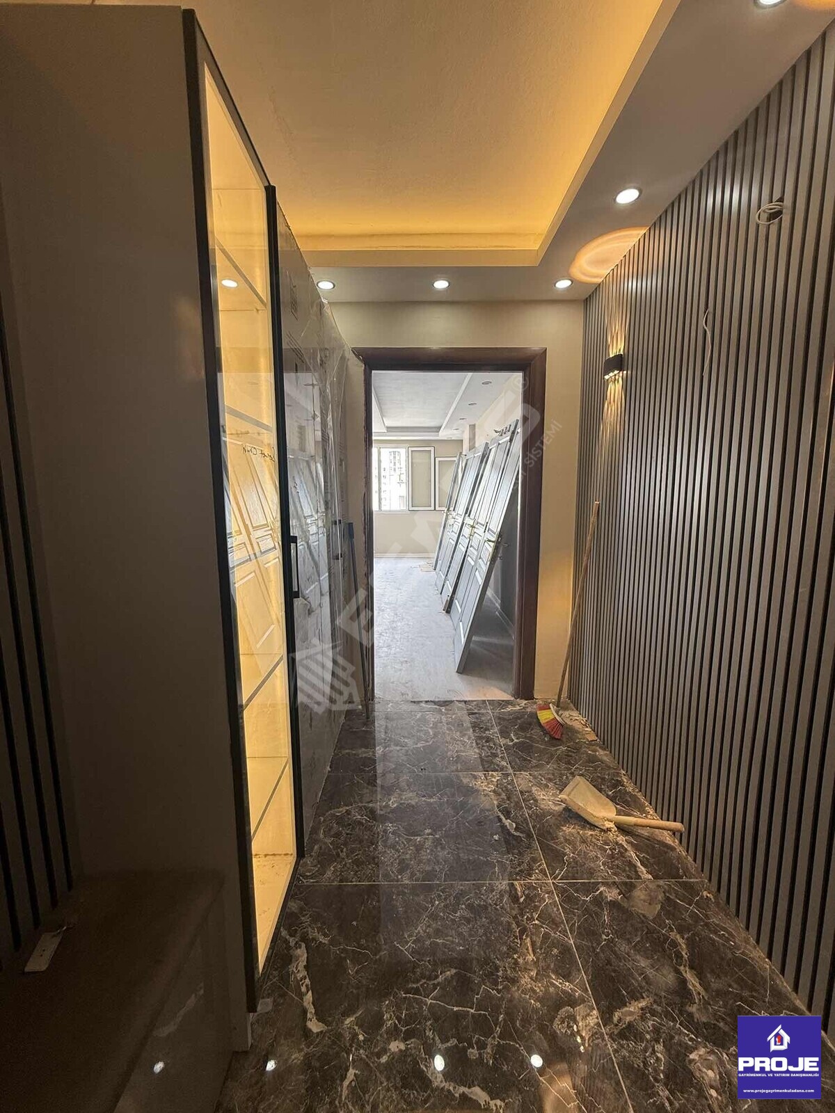 MAHFESIĞMAZ T.ÖZAL CİVARI GENİŞ İÇİ FULL YAPILI 4+1 DAİRE - 4