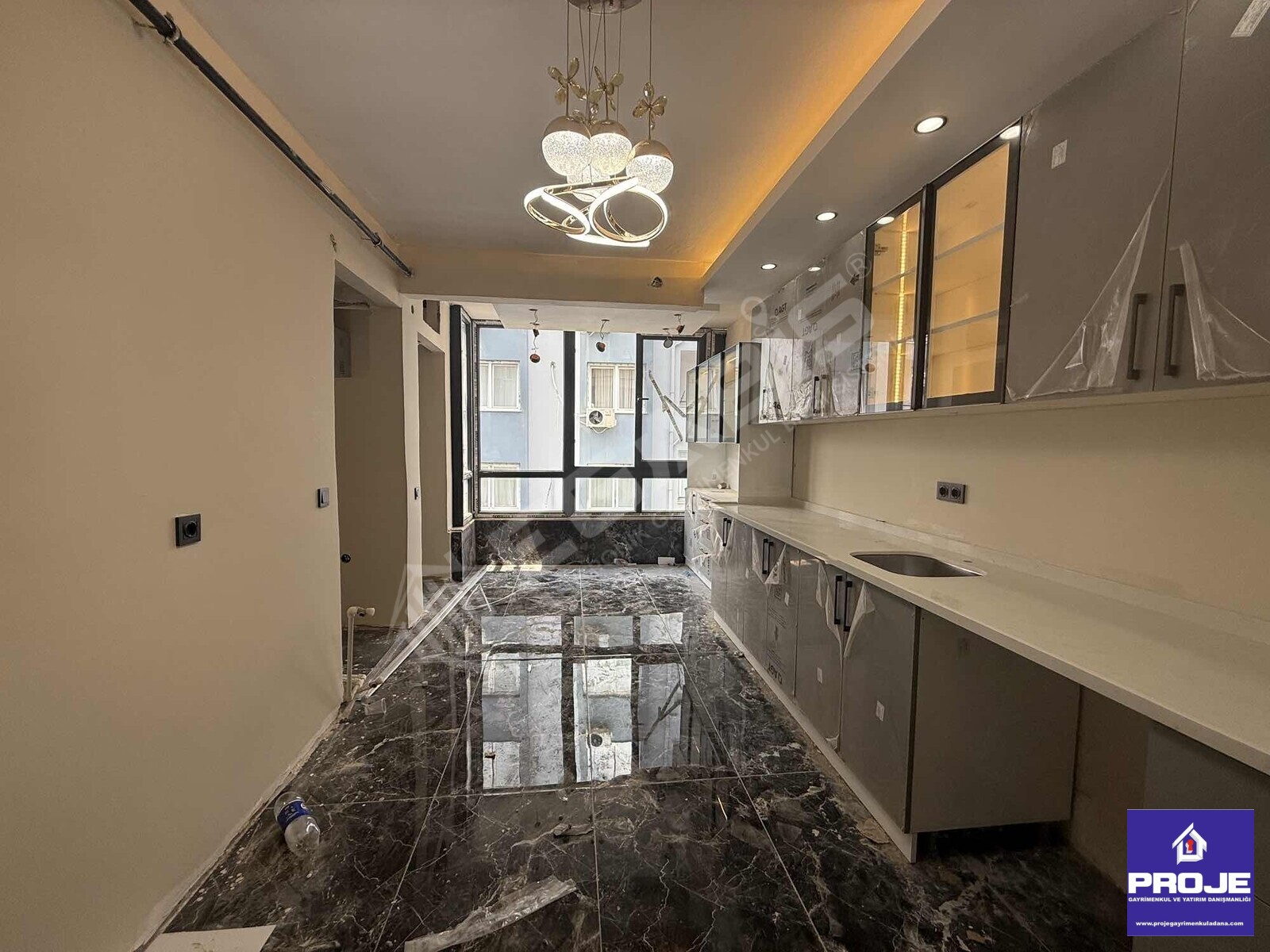MAHFESIĞMAZ T.ÖZAL CİVARI GENİŞ İÇİ FULL YAPILI 4+1 DAİRE - 24