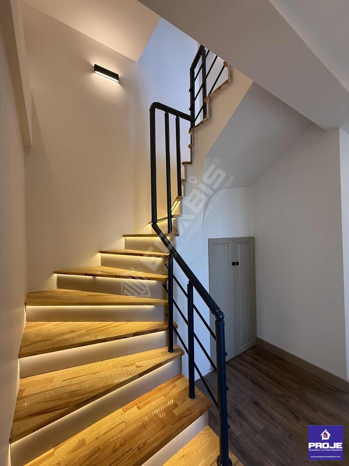 KABASAKAL SİTE İÇİ TERASLI MASRAFSIZ 5+1 SATILIK DUBLEX DAİRE