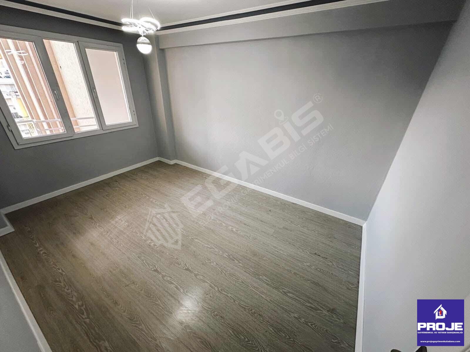 ÖZALDA BULVAR ÜZERİ GENİŞ OTURUMLU 3+1 DAİRE - 3