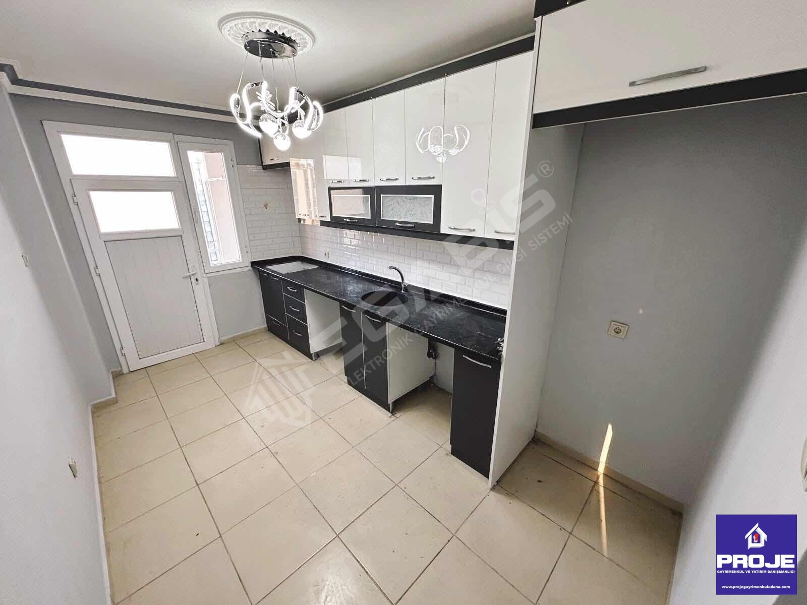 ÖZALDA BULVAR ÜZERİ GENİŞ OTURUMLU 3+1 DAİRE - 15