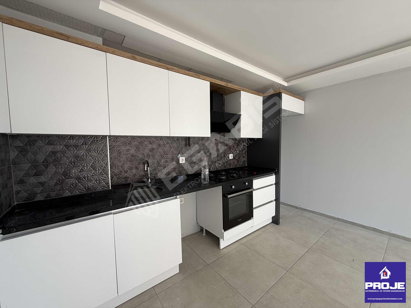 METRO YOLUNA YAKIN AZ KATLI DOĞALGAZLI 2+1 KİRALIK DAİRE