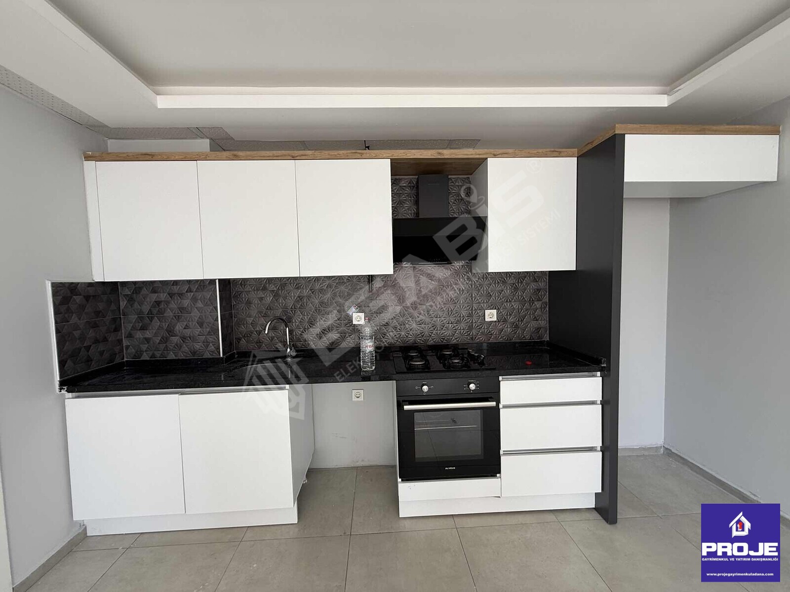 METRO YOLUNA YAKIN AZ KATLI DOĞALGAZLI 2+1 KİRALIK DAİRE - 2