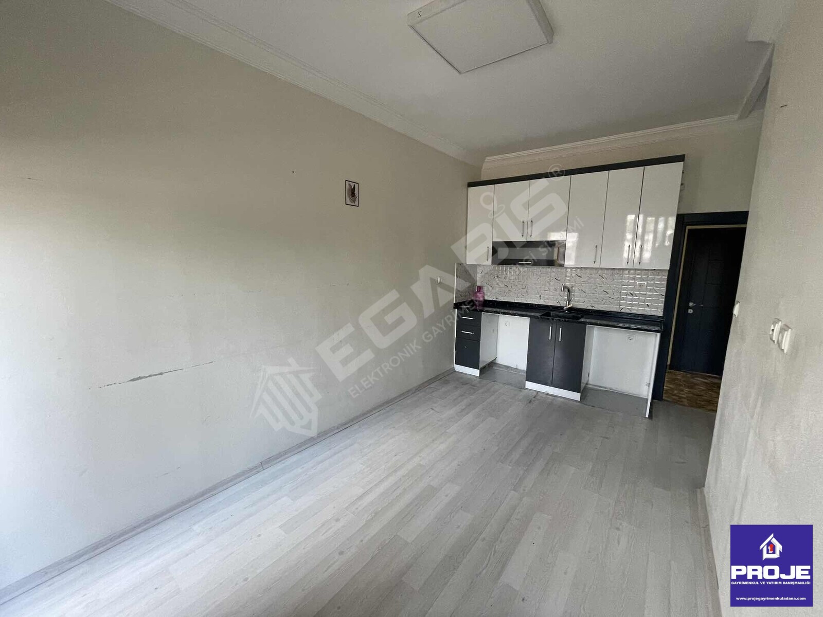 GÜRSELPAŞA'DA TUCK COFEE KARŞISI 1+1 FERAH DAİRE ! - 7