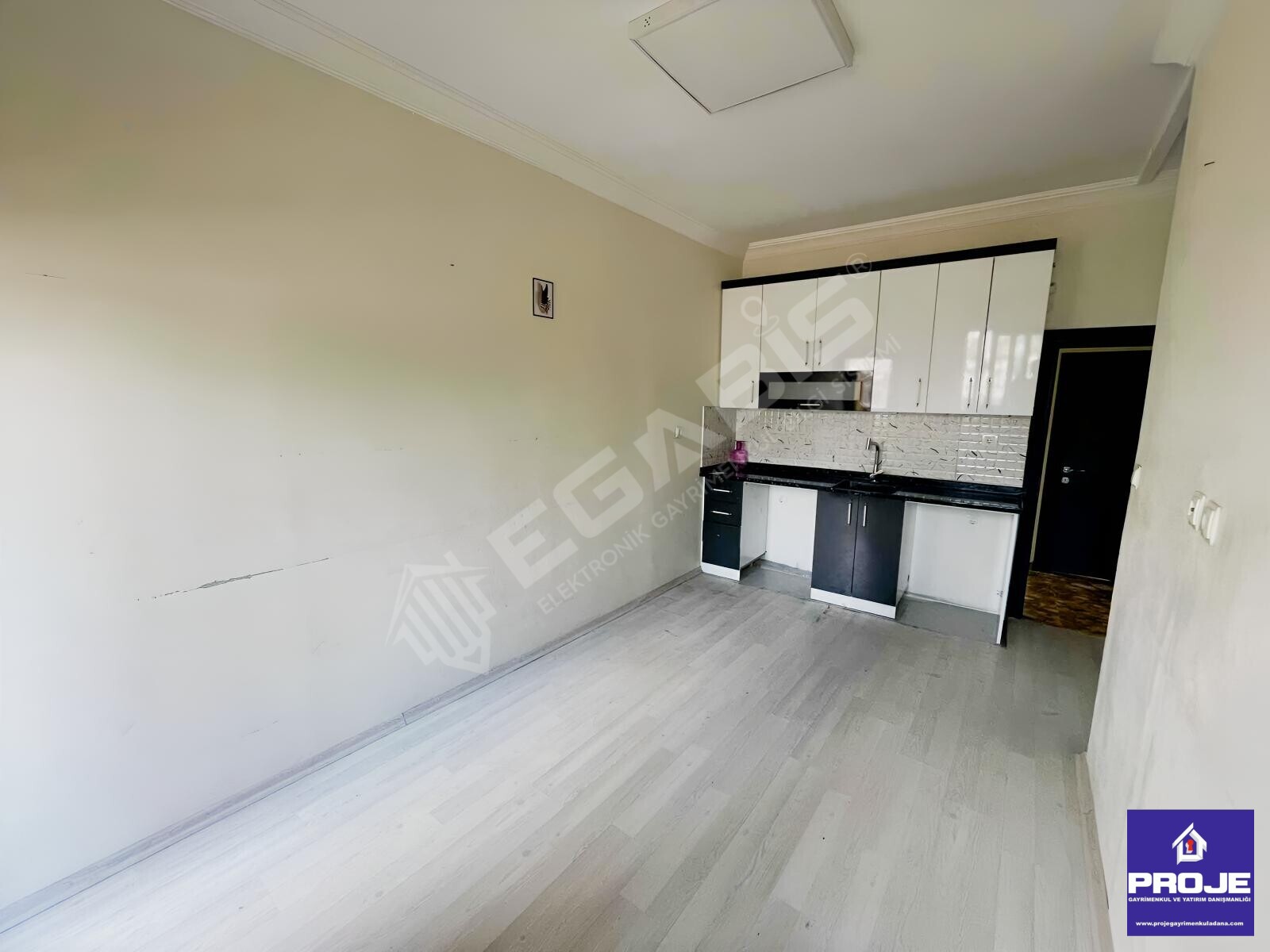 GÜRSELPAŞA'DA TUCK COFEE KARŞISI 1+1 FERAH DAİRE ! - 7