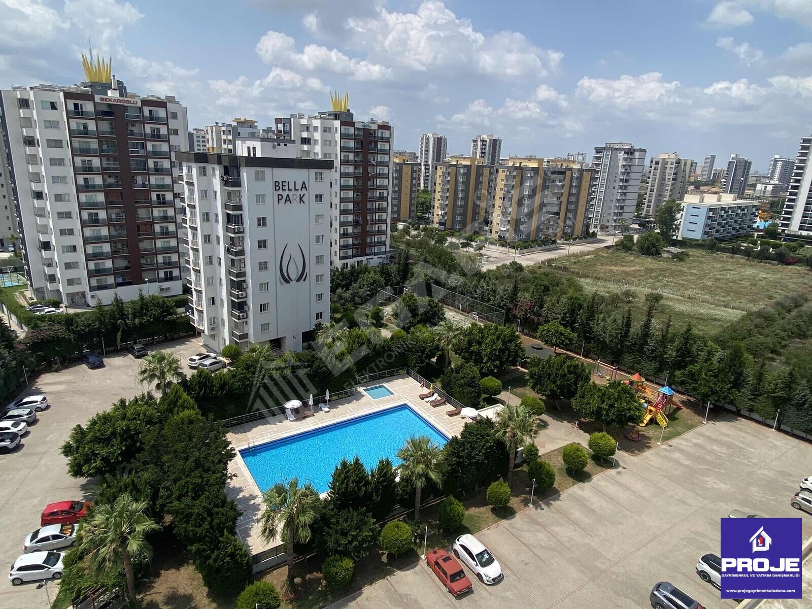 CEPHELERİ KOMPLE AÇIK,SİTE İÇİ,HATASIZ,MUZZAM PEYZAJLI