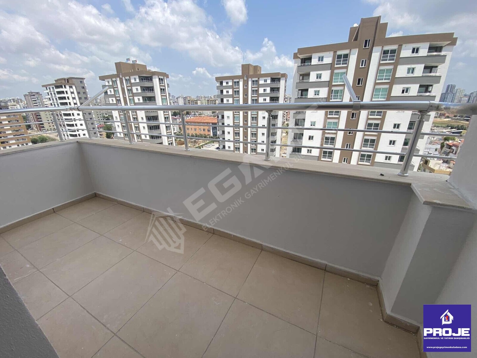 CEPHELERİ KOMPLE AÇIK,SİTE İÇİ,HATASIZ,MUZZAM PEYZAJLI - 28