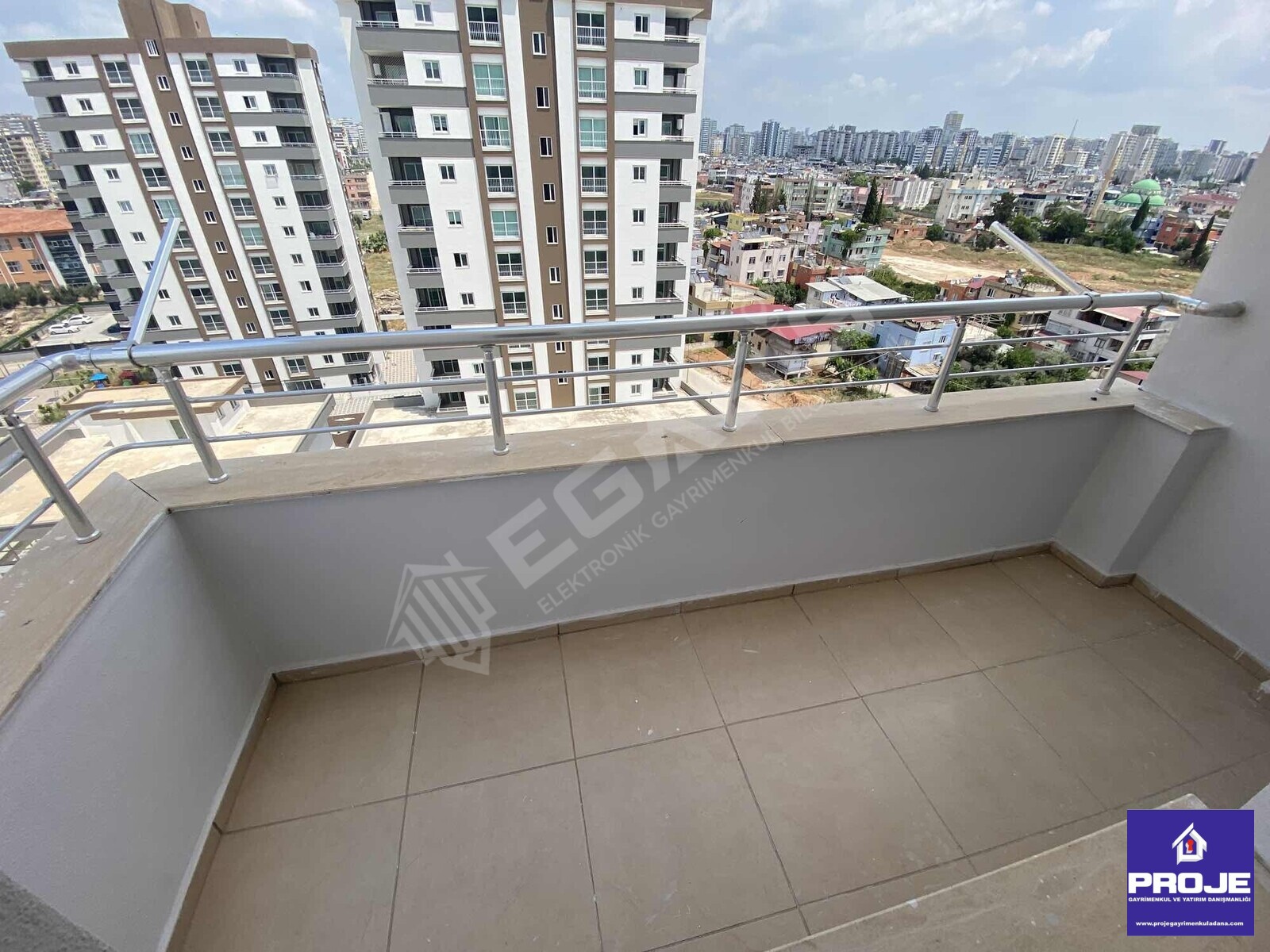 CEPHELERİ KOMPLE AÇIK,SİTE İÇİ,HATASIZ,MUZZAM PEYZAJLI - 29