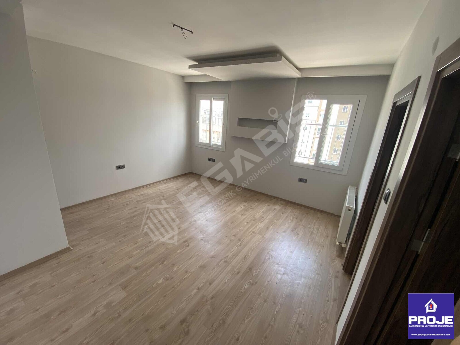 CEPHELERİ KOMPLE AÇIK,SİTE İÇİ,HATASIZ,MUZZAM PEYZAJLI - 34