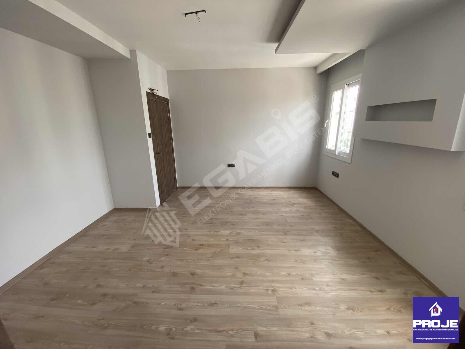 CEPHELERİ KOMPLE AÇIK,SİTE İÇİ,HATASIZ,MUZZAM PEYZAJLI - 36
