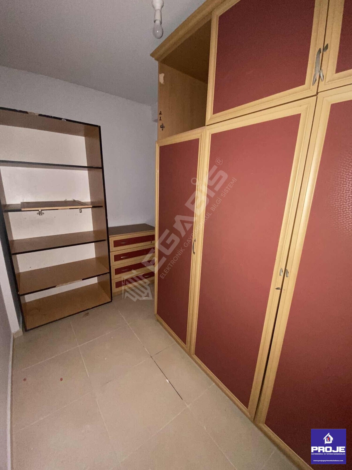 CEPHELERİ KOMPLE AÇIK,SİTE İÇİ,HATASIZ,MUZZAM PEYZAJLI - 39