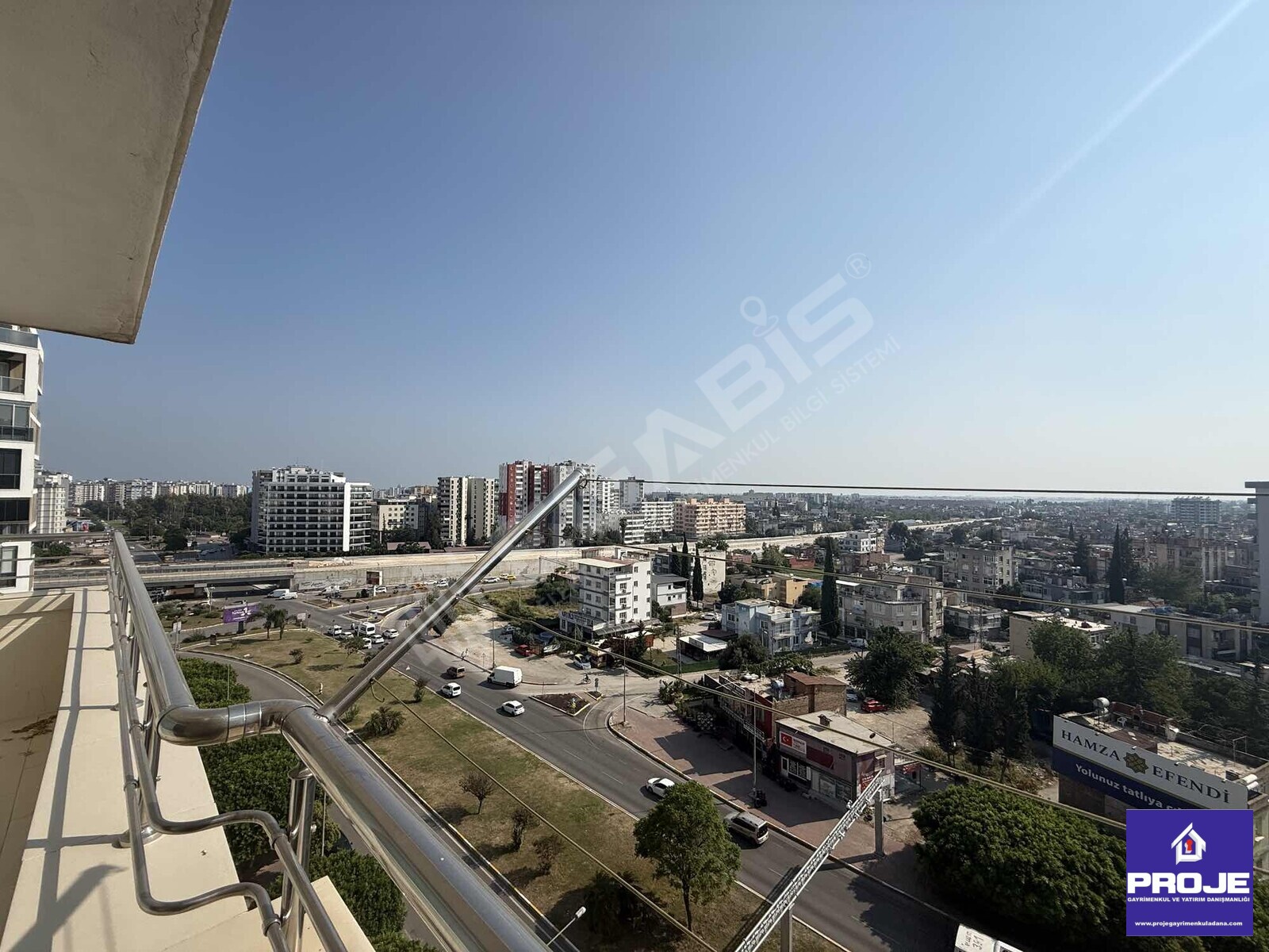 METRO YOLU ÜZERİ GENİŞ OTURUMLU MASRAFSIZ 3+1 SATILIK DAİRE