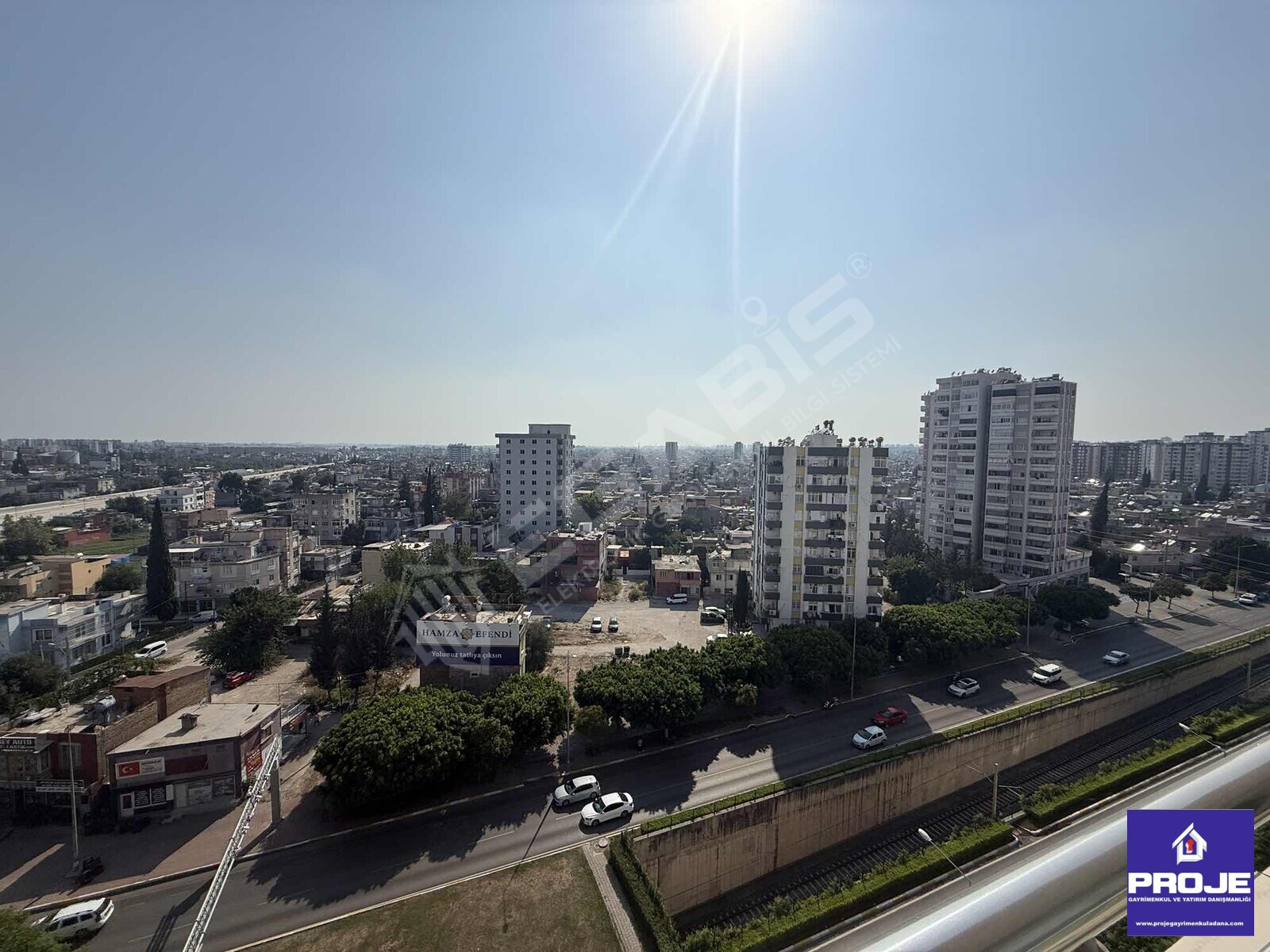 METRO YOLU ÜZERİ GENİŞ OTURUMLU MASRAFSIZ 3+1 SATILIK DAİRE - 2