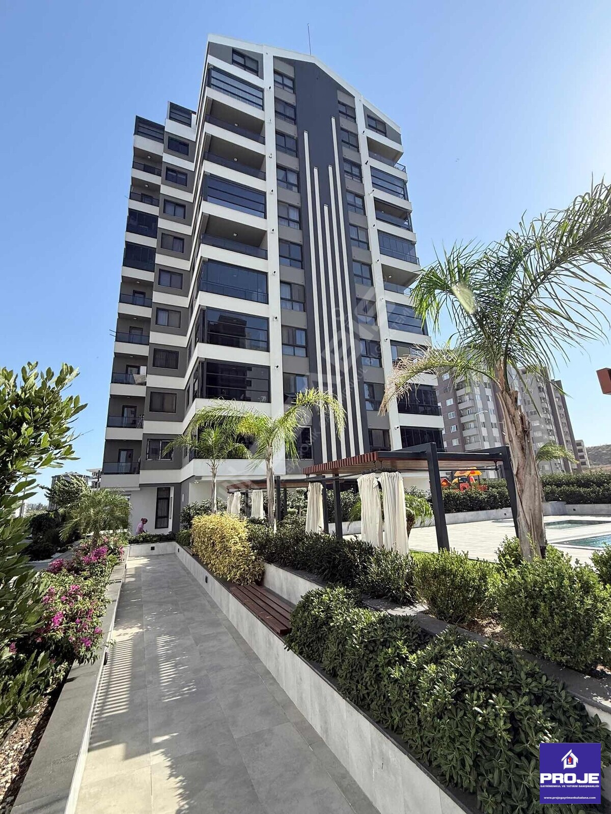 FUAR ALANI CİVARI ULTRA LÜKS 4+1 HAVUZLU EMSALSİZ SATILIK DAİRE
