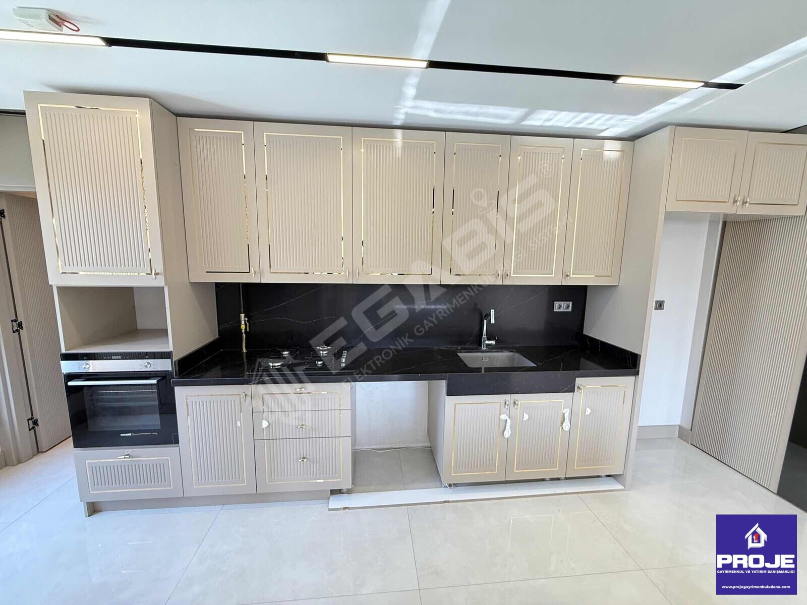 FUAR ALANI CİVARI ULTRA LÜKS 4+1 HAVUZLU EMSALSİZ SATILIK DAİRE - 9