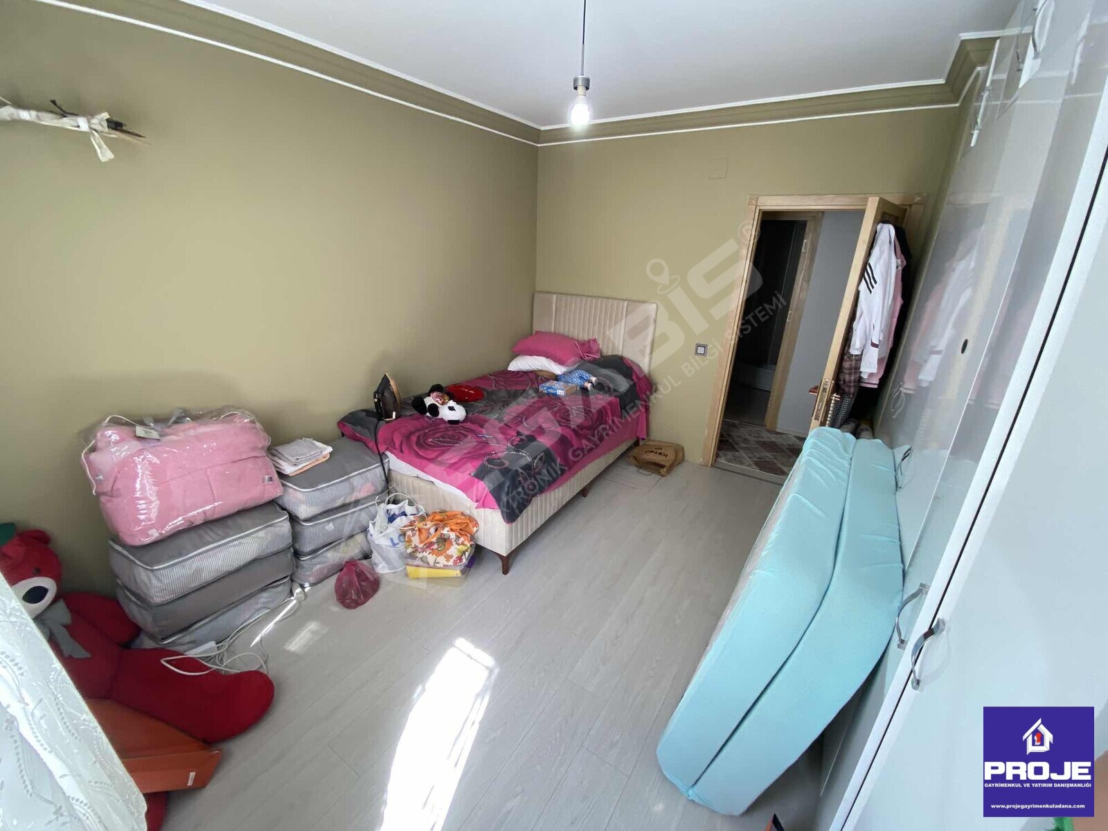 MAVİ BULVARA 1DK MESAFEDE,KAPALI MUTFAK,KİLERLİ,GENİŞ OTURUMLU - 25