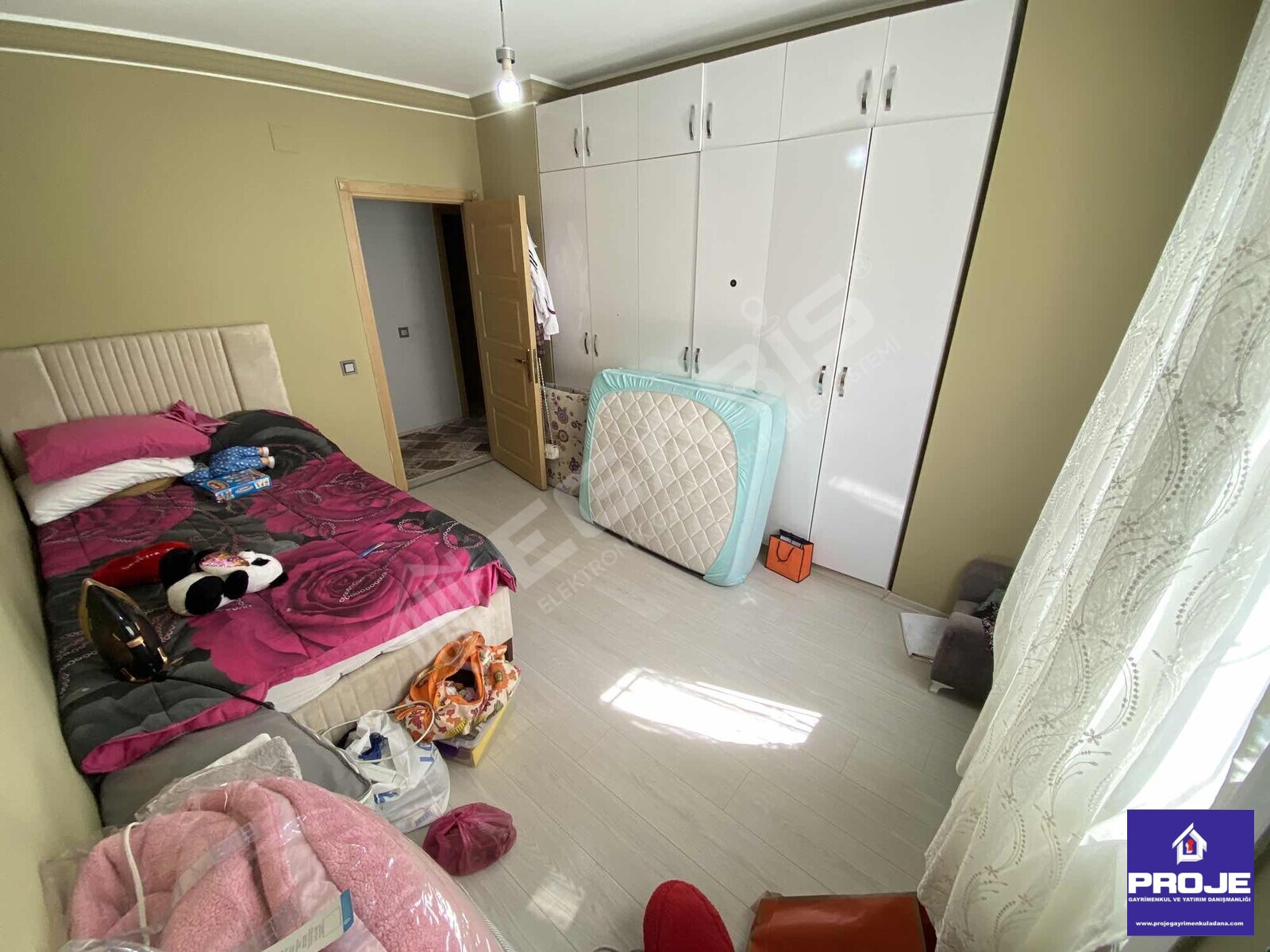 MAVİ BULVARA 1DK MESAFEDE,KAPALI MUTFAK,KİLERLİ,GENİŞ OTURUMLU - 26