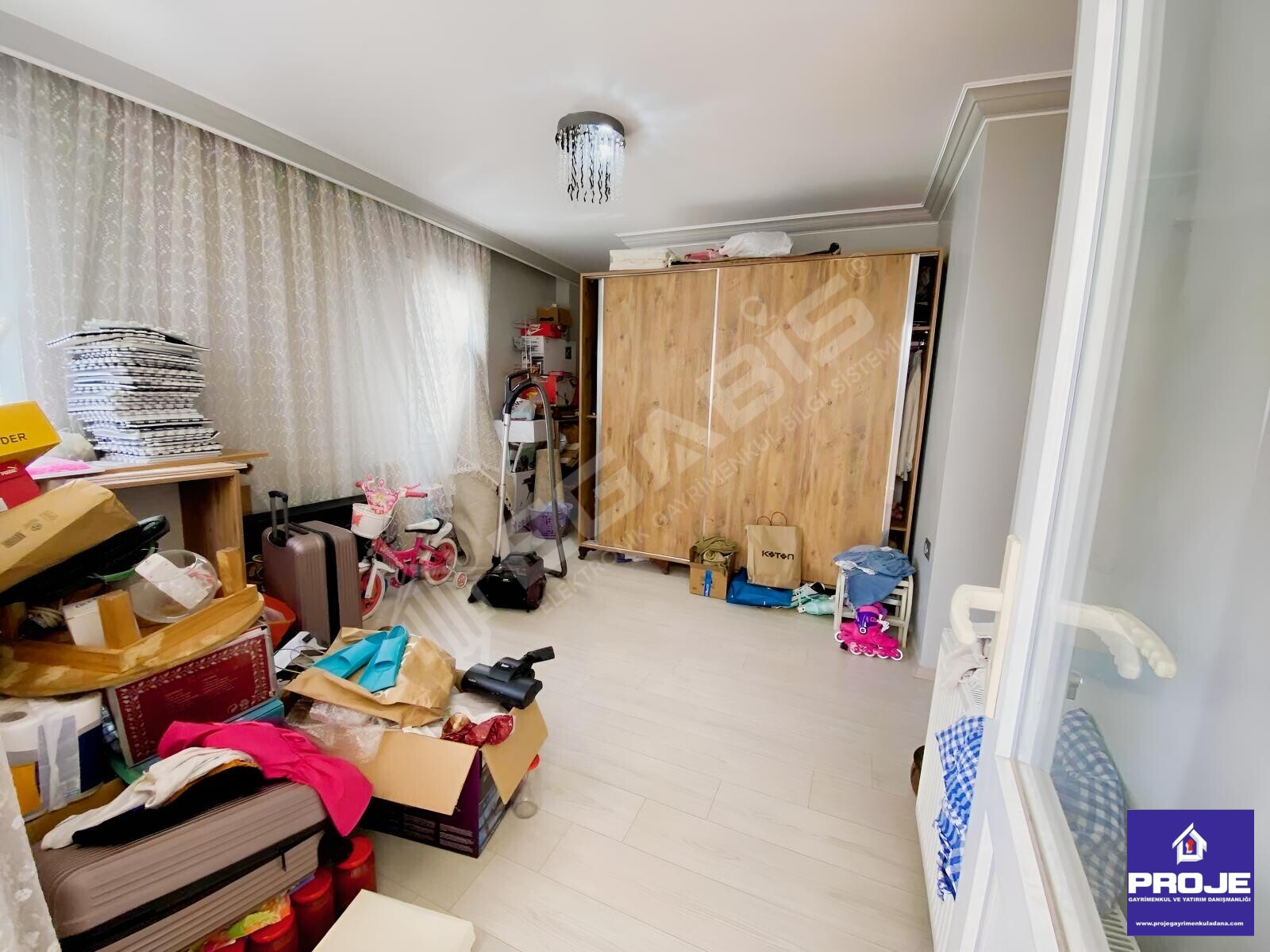 MAVİ BULVARA 1DK MESAFEDE,KAPALI MUTFAK,KİLERLİ,GENİŞ OTURUMLU - 31