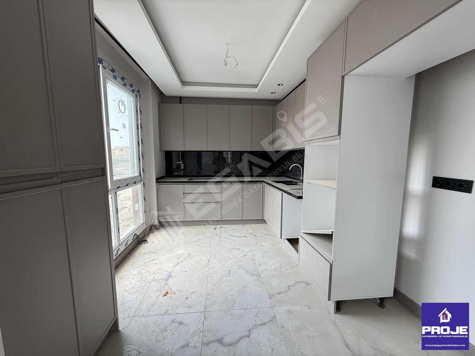 ESENTEPE BULVARI AZ KATLI SIFIR LÜKS 4+1 KİRALIK DAİRE - 2