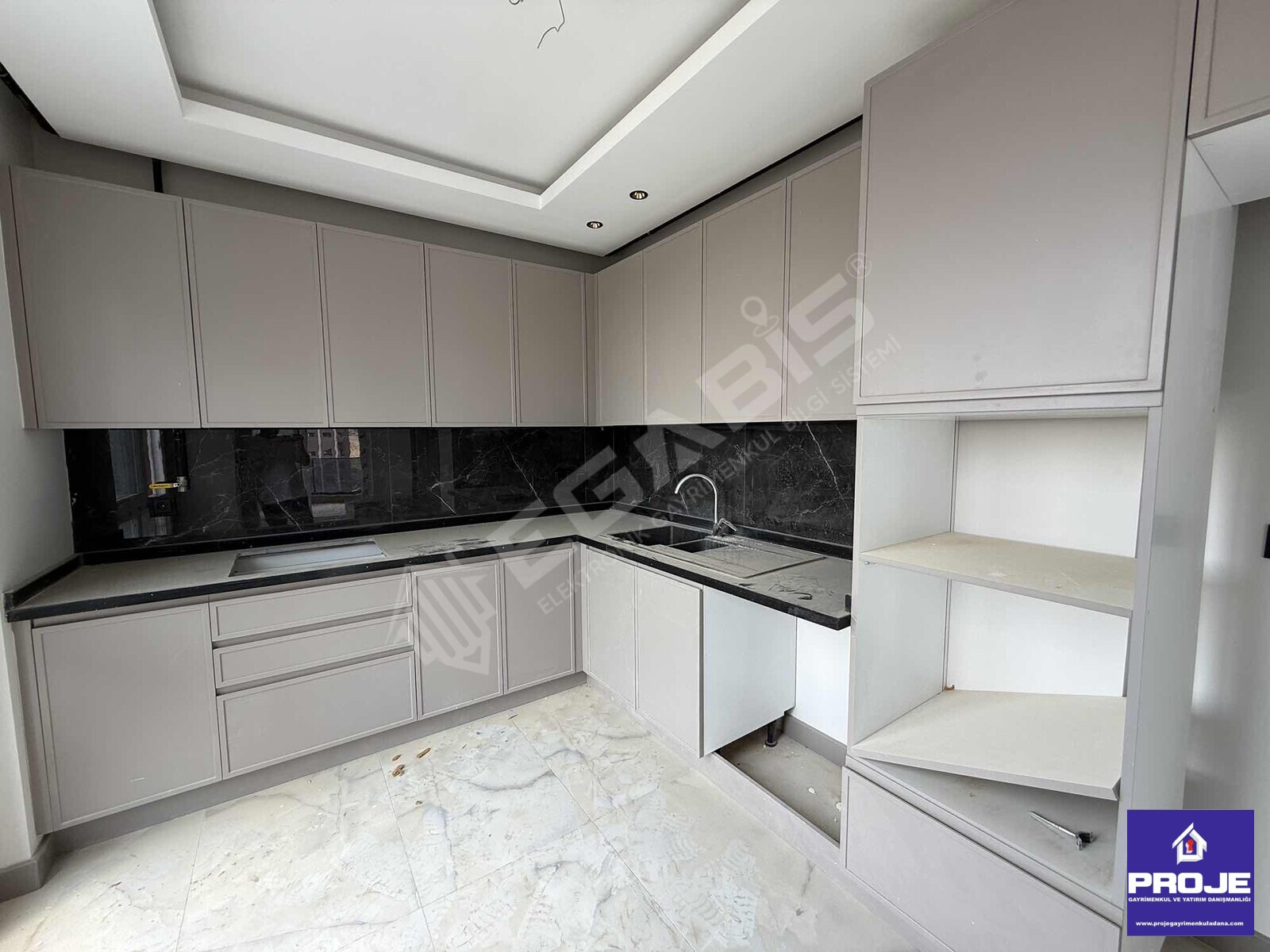 ESENTEPE BULVARI AZ KATLI SIFIR LÜKS 4+1 KİRALIK DAİRE - 3