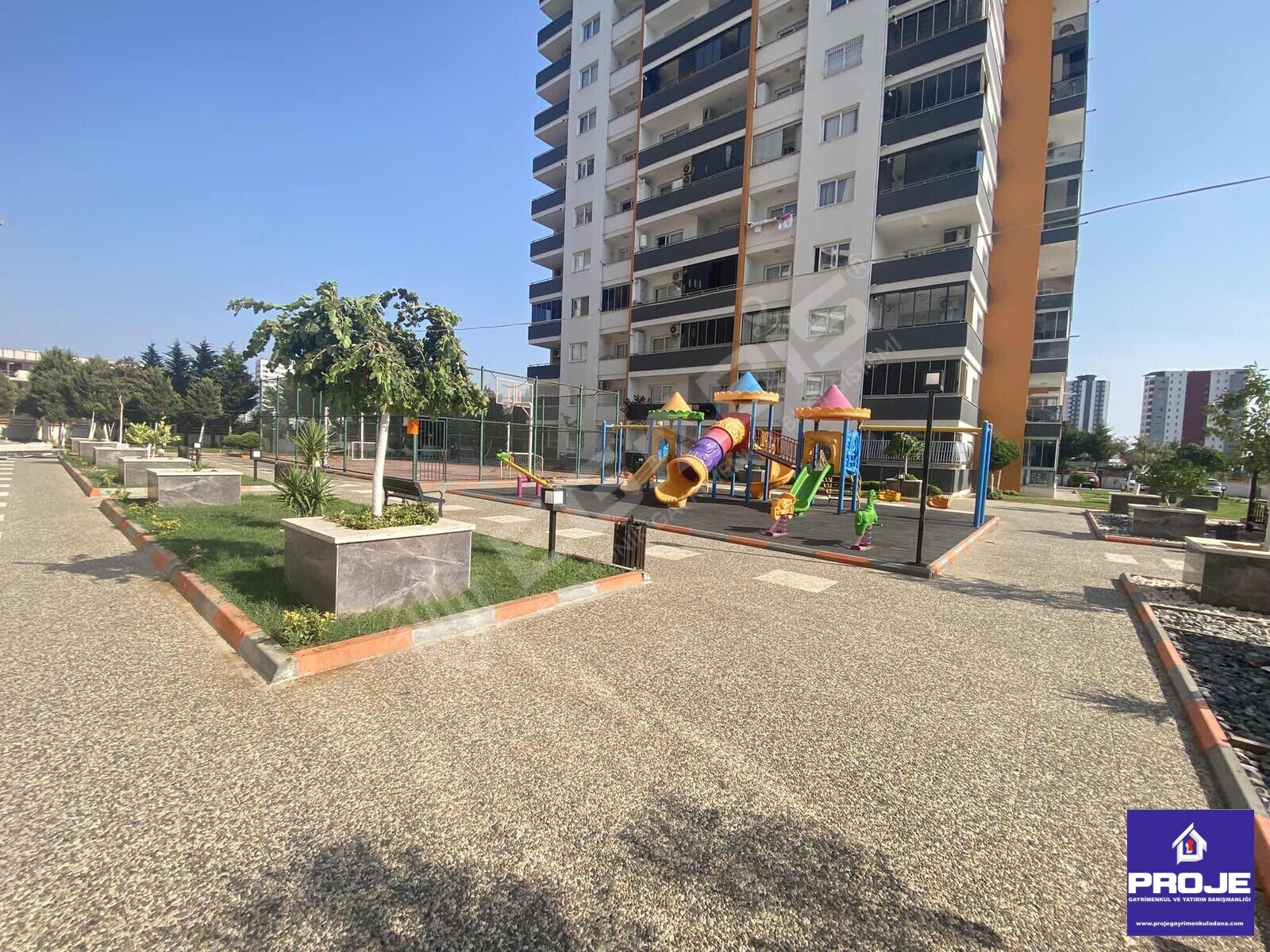 HATASIZ,M1 REAL KARŞISI,CEPHELERİ AÇIK,İSKANLI