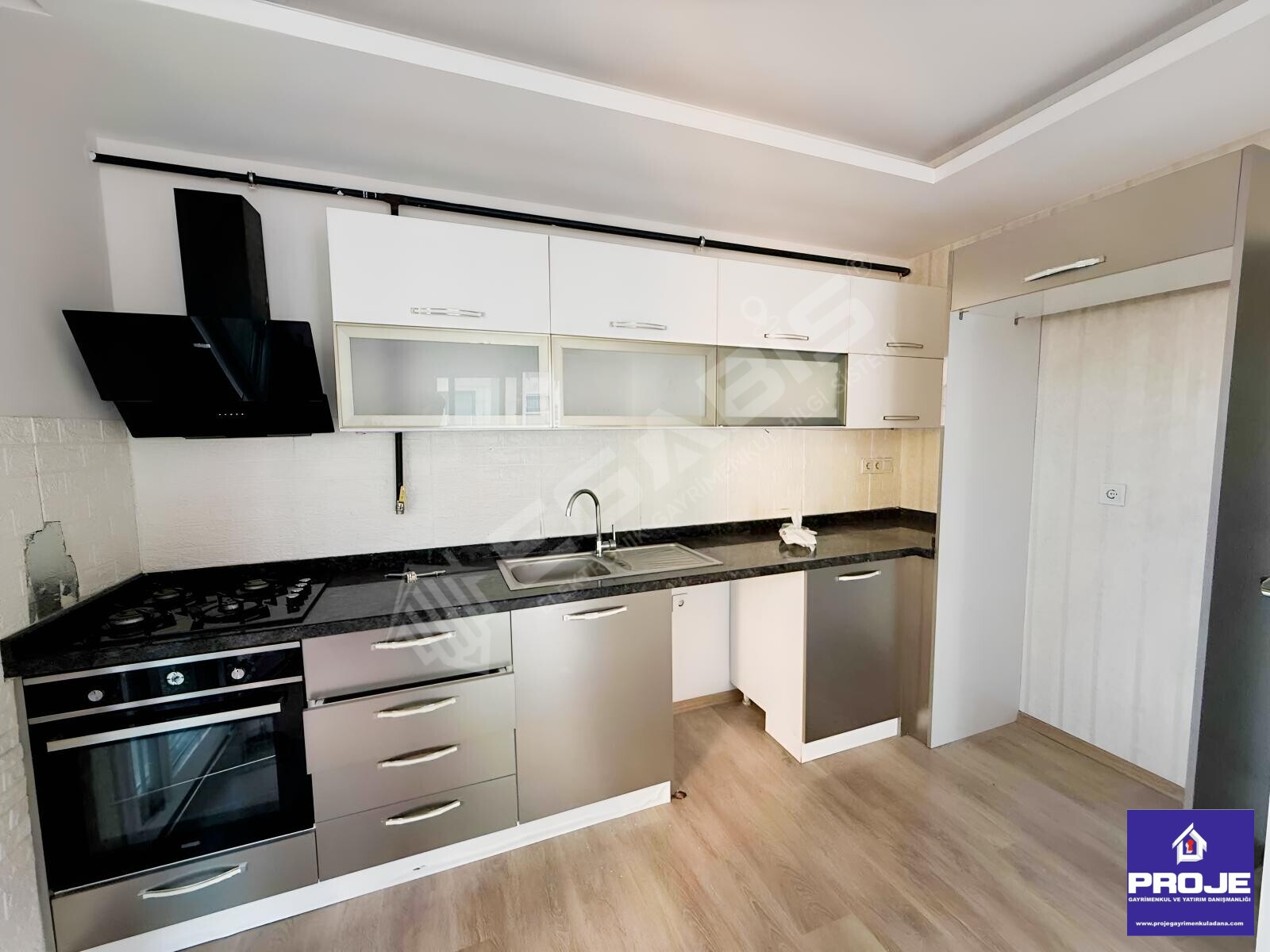 MİTHATPAŞA KIYIBOYU GENİŞ OTURUMLU FULL KREDİ İMKANI 2+1 DAİRE
