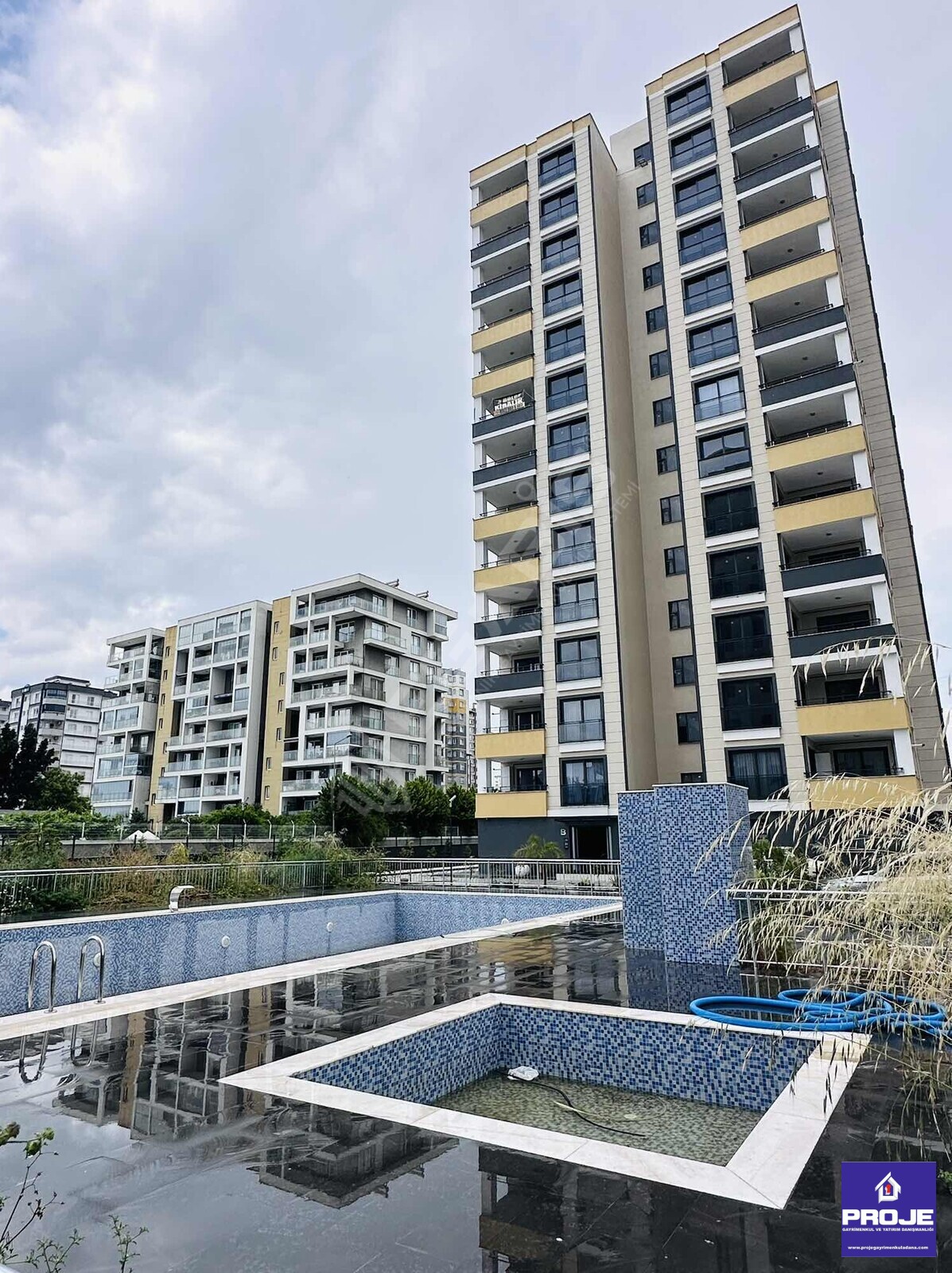 ACİL SATILIK DAİRE SIFIR 4+1 HAVUZLU SİTE İÇİ