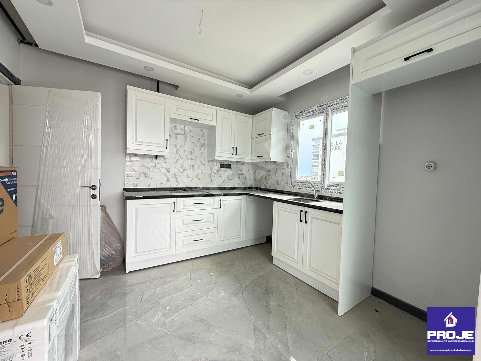 3+1 KAPALI MUTFAK ÇİFT BANYO GİYİNME ODA VE HAVUZLU 0 DAİRE