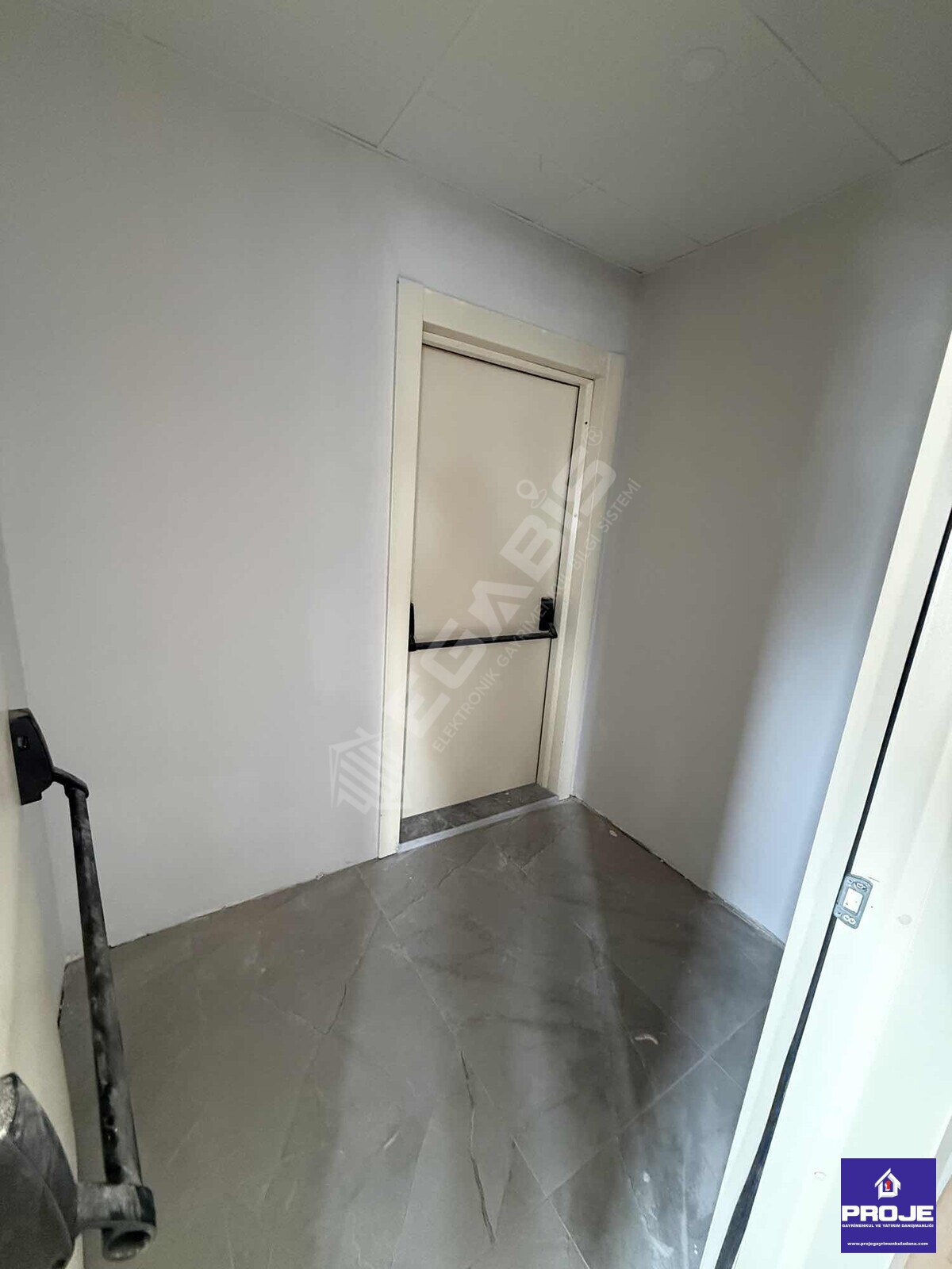 3+1 KAPALI MUTFAK ÇİFT BANYO GİYİNME ODA VE HAVUZLU 0 DAİRE - 22