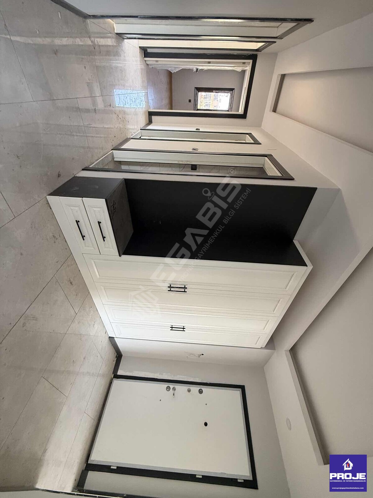 TEK BLOKLU SİTE. HAVUZLU BULVAR ÜSTÜ (0) DAİRE - 6