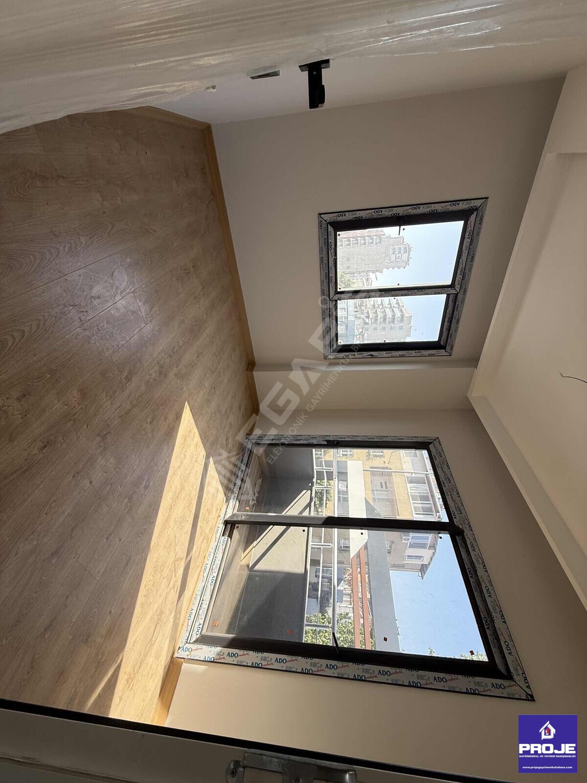 TEK BLOKLU SİTE. HAVUZLU BULVAR ÜSTÜ (0) DAİRE - 19