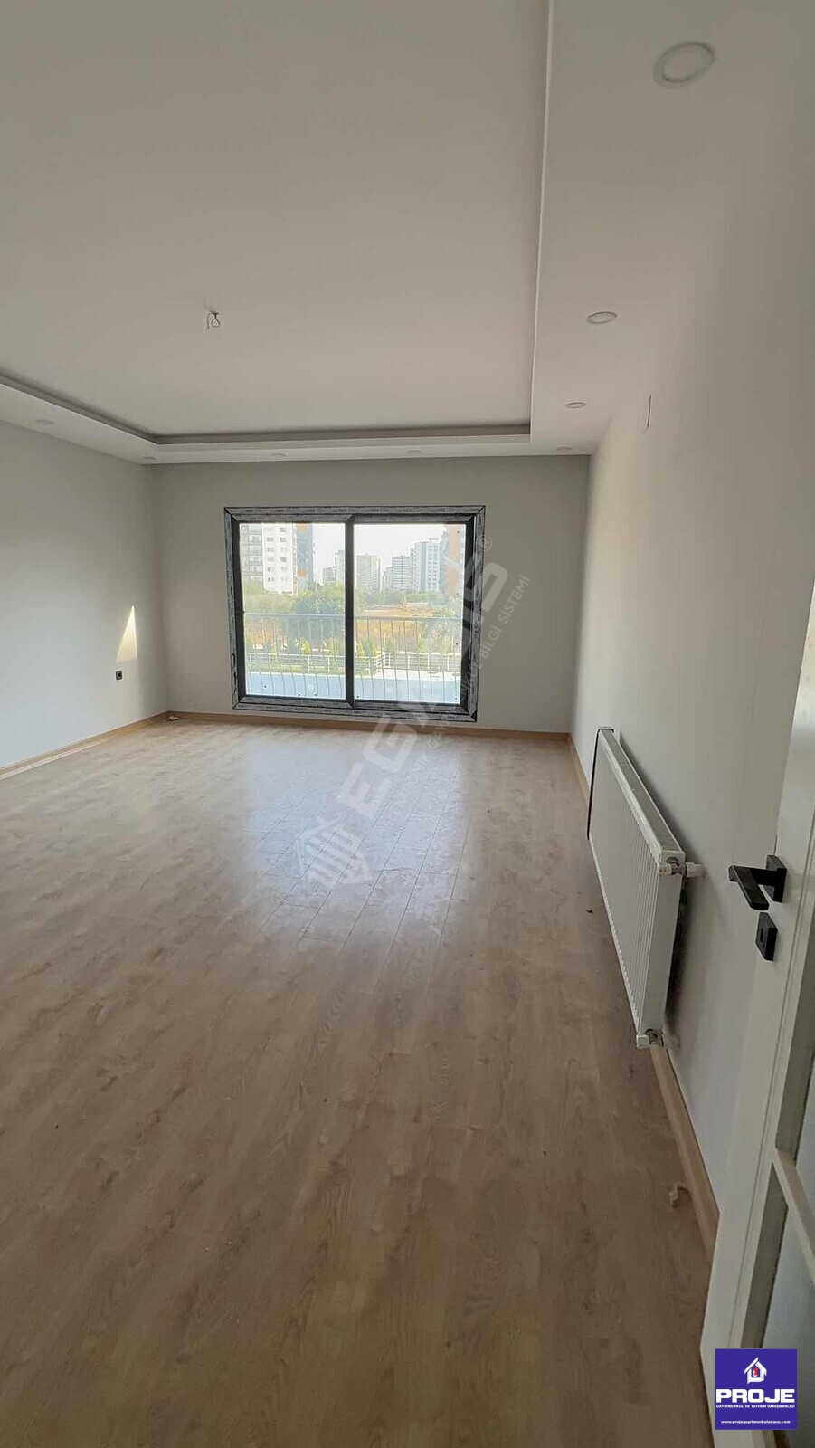 TEK BLOKLU SİTE. HAVUZLU BULVAR ÜSTÜ (0) DAİRE - 27