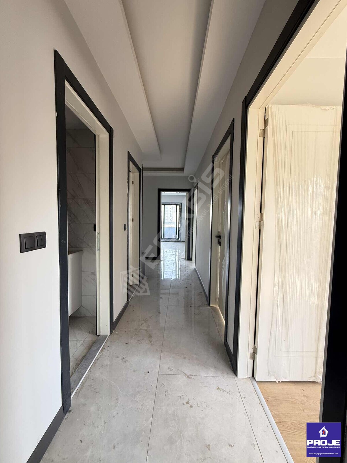 TEK BLOKLU SİTE. HAVUZLU BULVAR ÜSTÜ (0) DAİRE - 29
