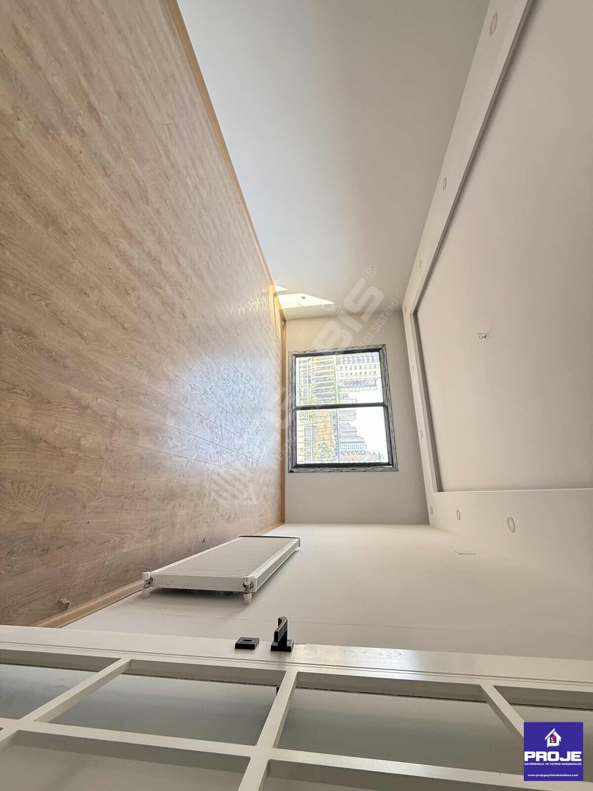 TEK BLOKLU SİTE. HAVUZLU BULVAR ÜSTÜ (0) DAİRE - 2
