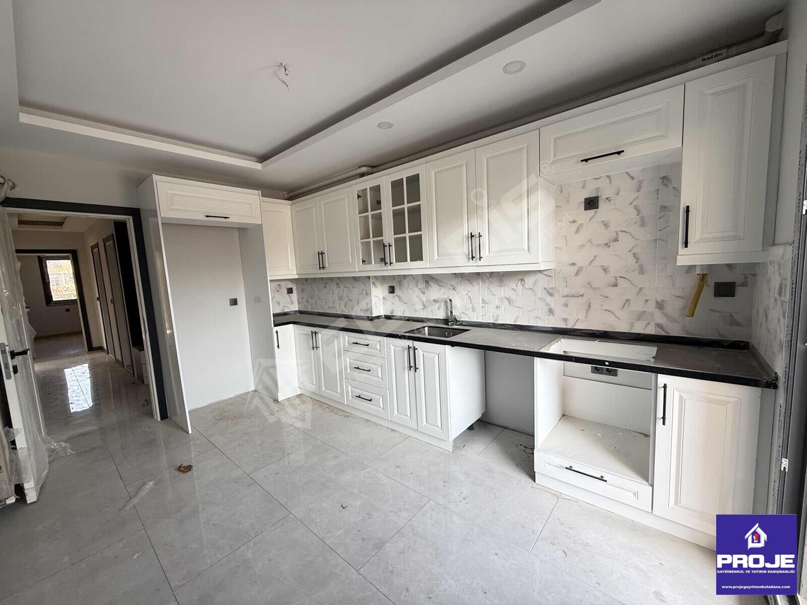 TEK BLOKLU SİTE. HAVUZLU BULVAR ÜSTÜ (0) DAİRE - 15