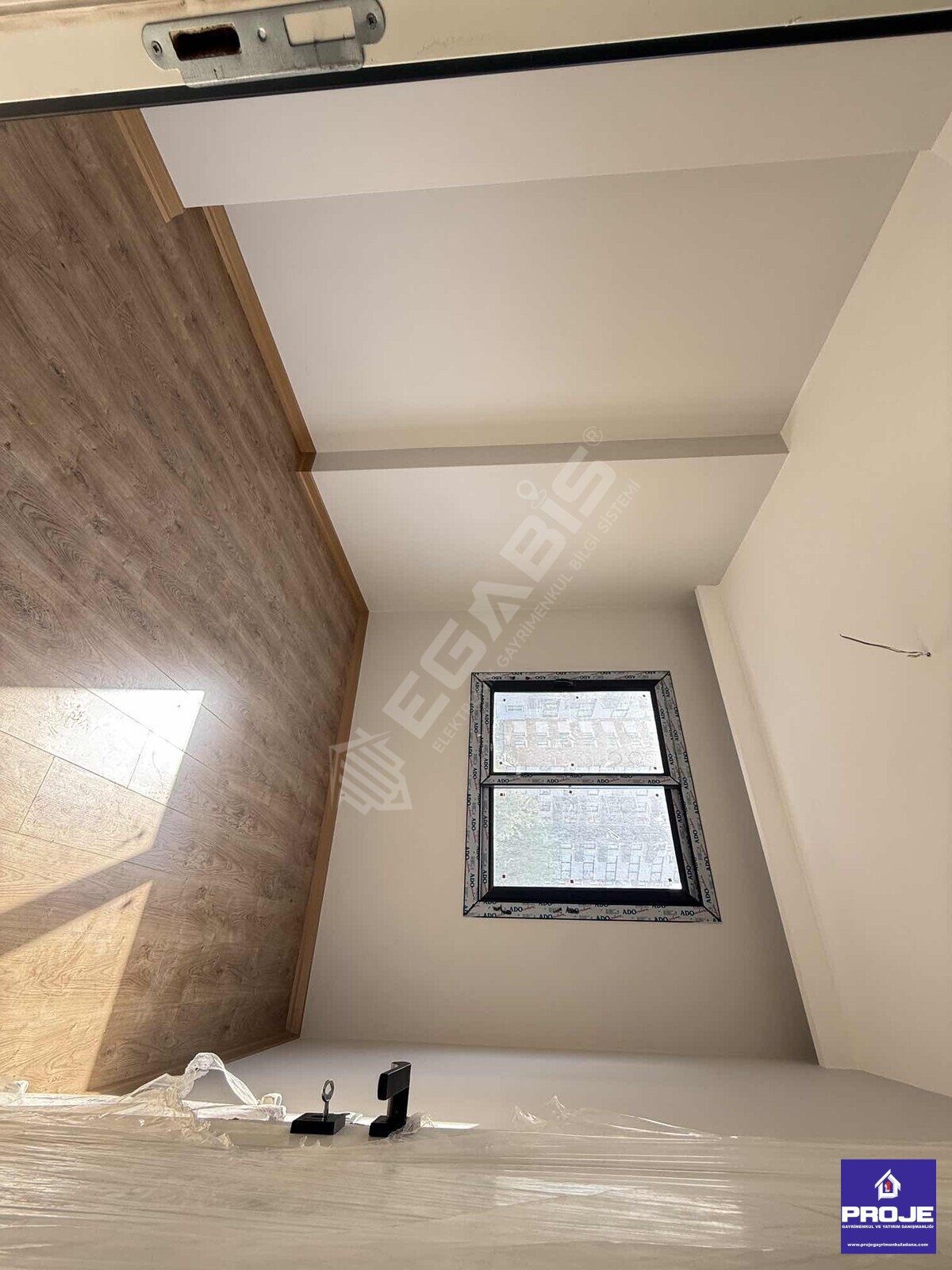 TEK BLOKLU SİTE. HAVUZLU BULVAR ÜSTÜ (0) DAİRE - 17