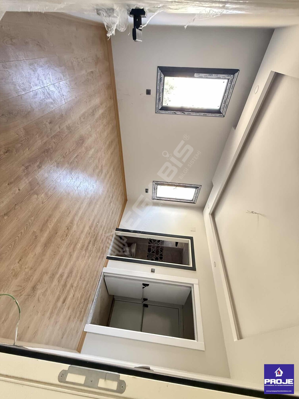 TEK BLOKLU SİTE. HAVUZLU BULVAR ÜSTÜ (0) DAİRE - 23
