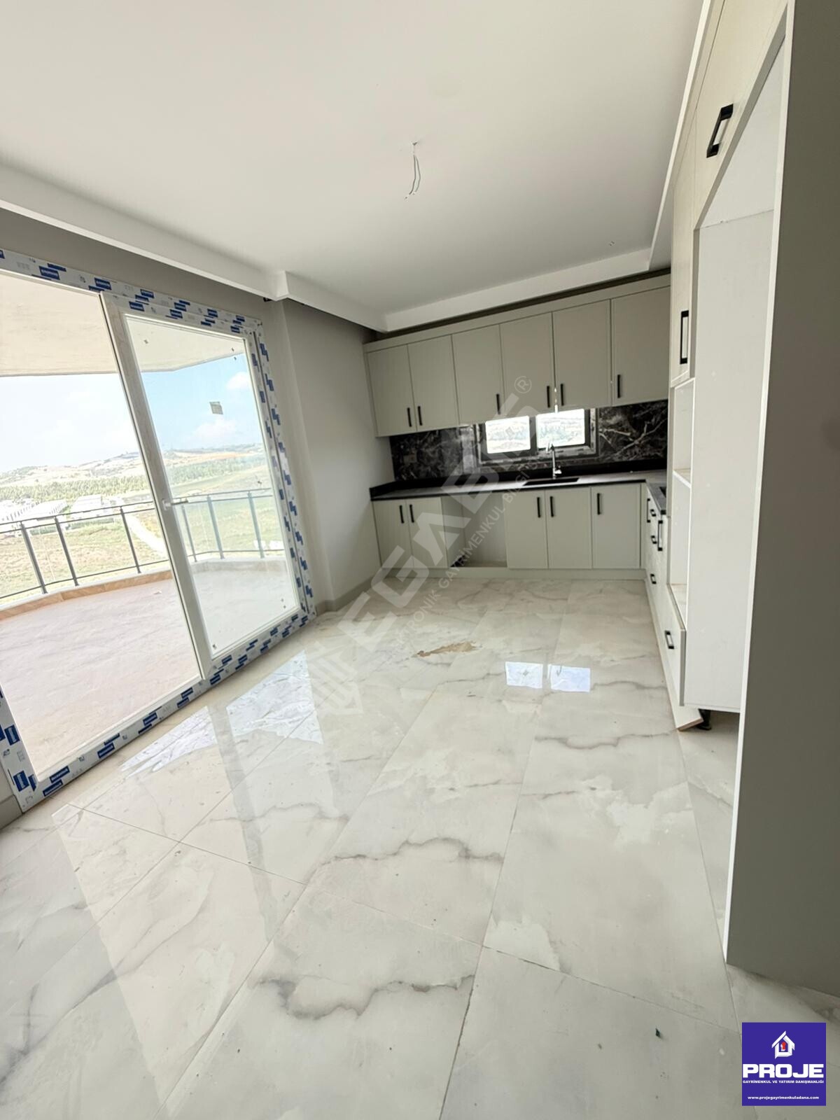 KABASAKAL'DA HARİKA KONSEPTİYLE MUHTEŞEM SATILIK DAİRE - 20