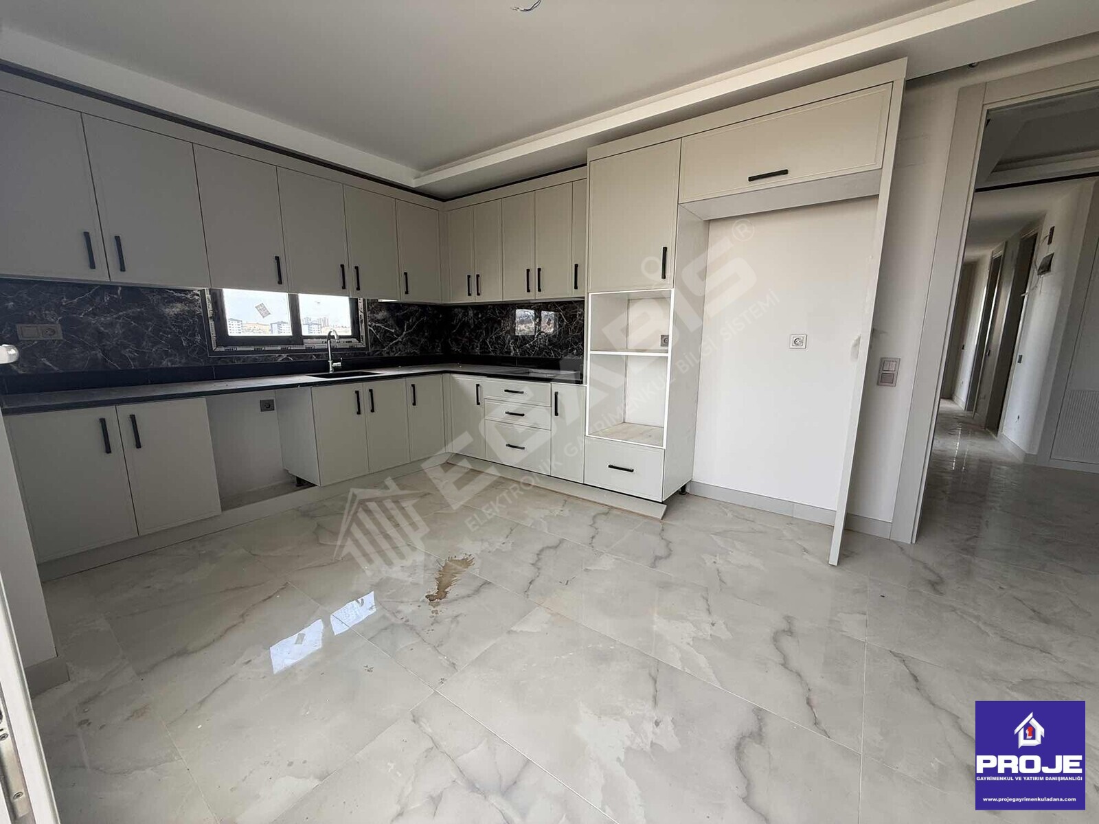 KABASAKAL BULVAR ÜZERİ 4+1 ULTRA LÜX (0) DAİRE