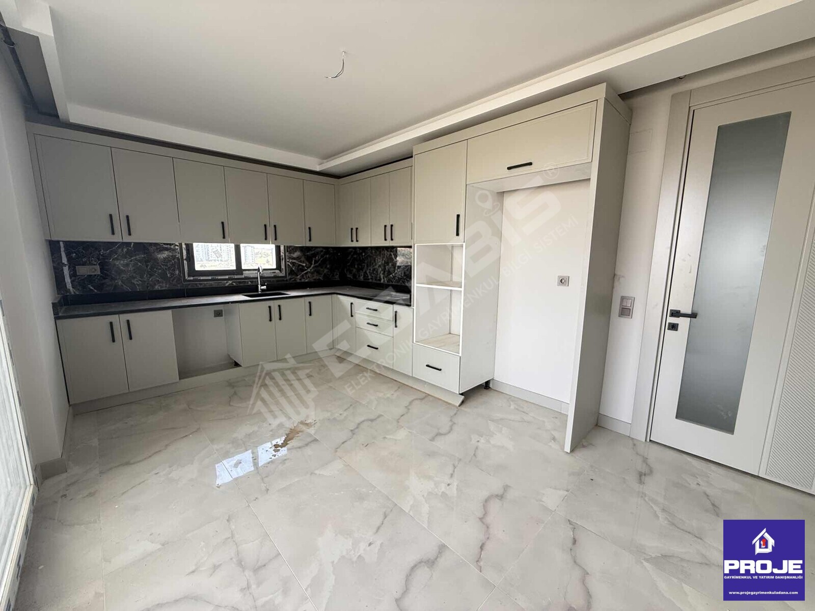 KABASAKAL BULVAR ÜZERİ 4+1 ULTRA LÜX (0) DAİRE - 2