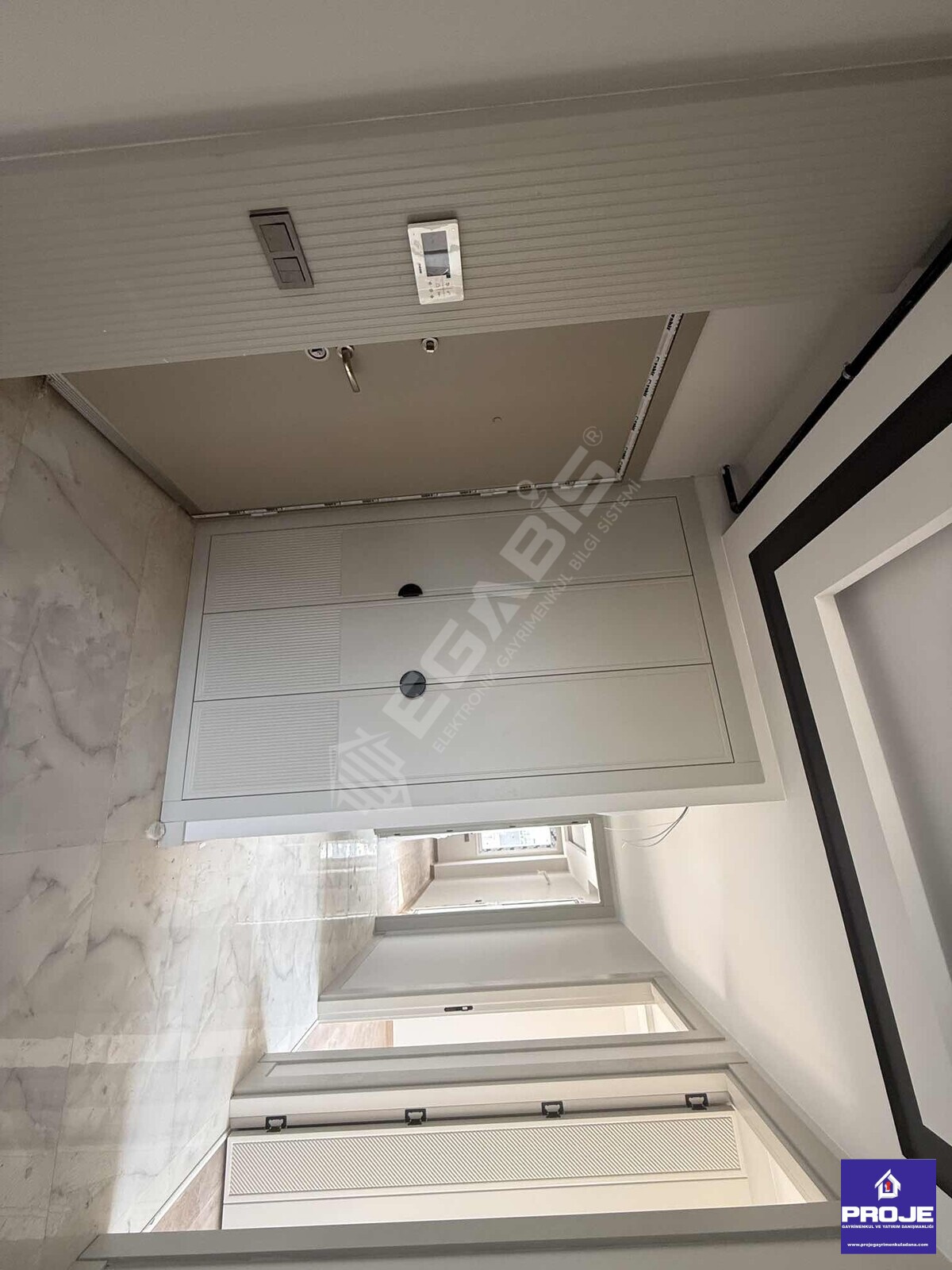 KABASAKAL' da 3+1 KAPALI MUTFAK LÜX SİTE BULVAR ÜZERİ (0) DAİRE - 2