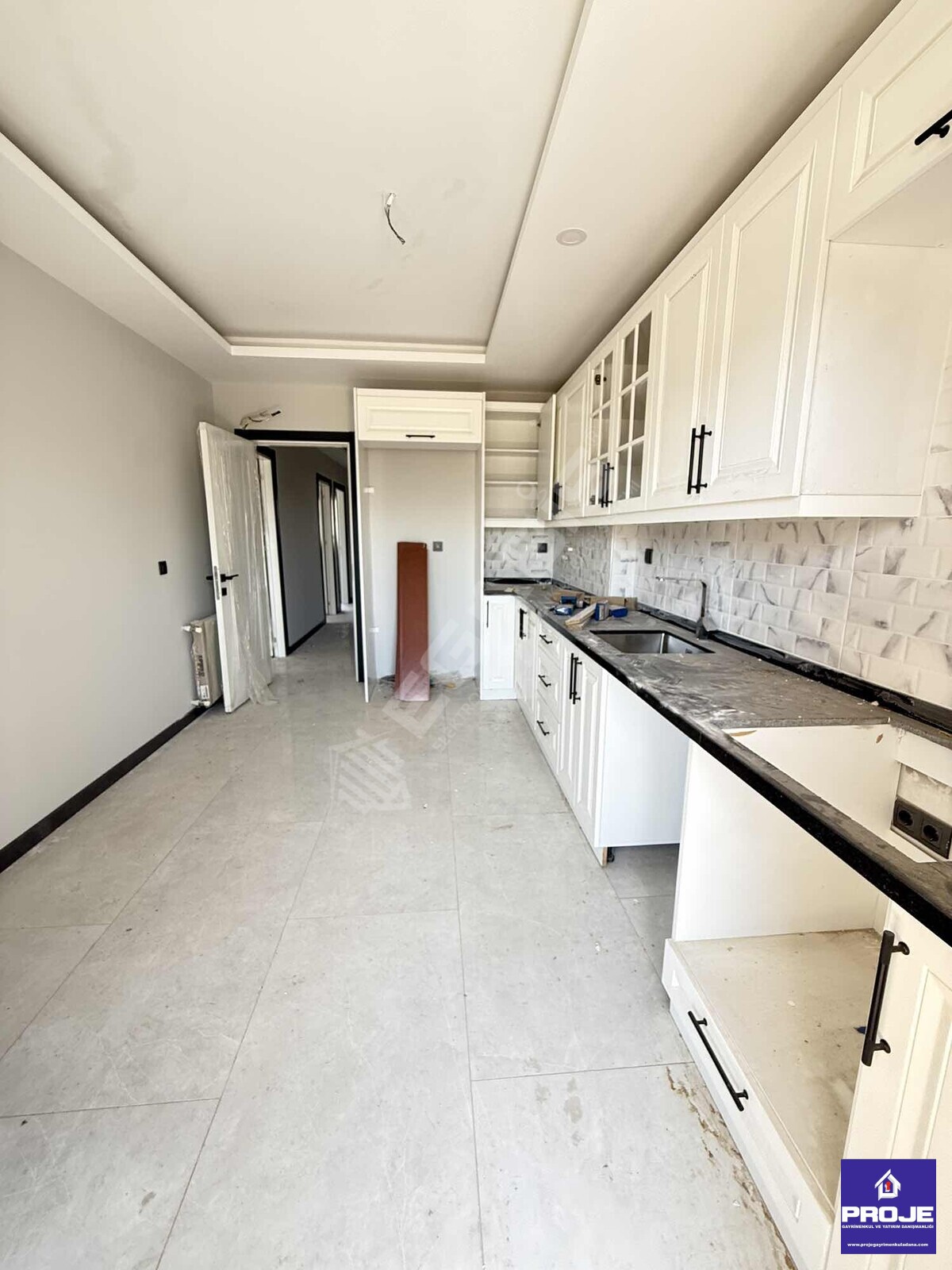 GÜRSELPAŞA'DA HAVUZLU 4+1 KAPALI MUTFAK SIFIR DAİRE - 2