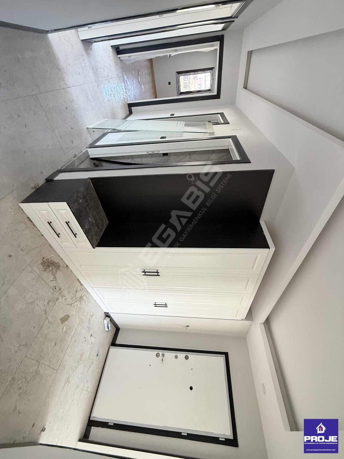 GÜRSELPAŞA'DA HAVUZLU 4+1 KAPALI MUTFAK SIFIR DAİRE - 4