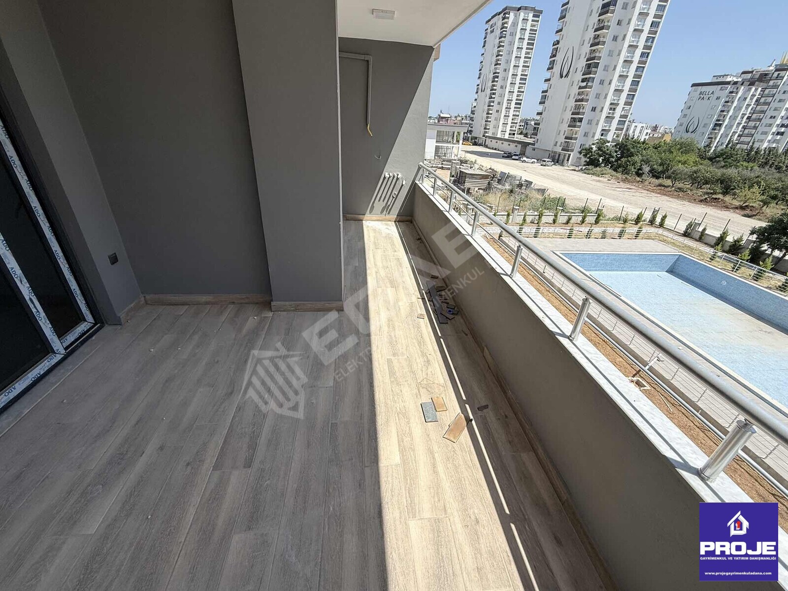 GÜRSELPAŞA'DA HAVUZLU 4+1 KAPALI MUTFAK SIFIR DAİRE - 8